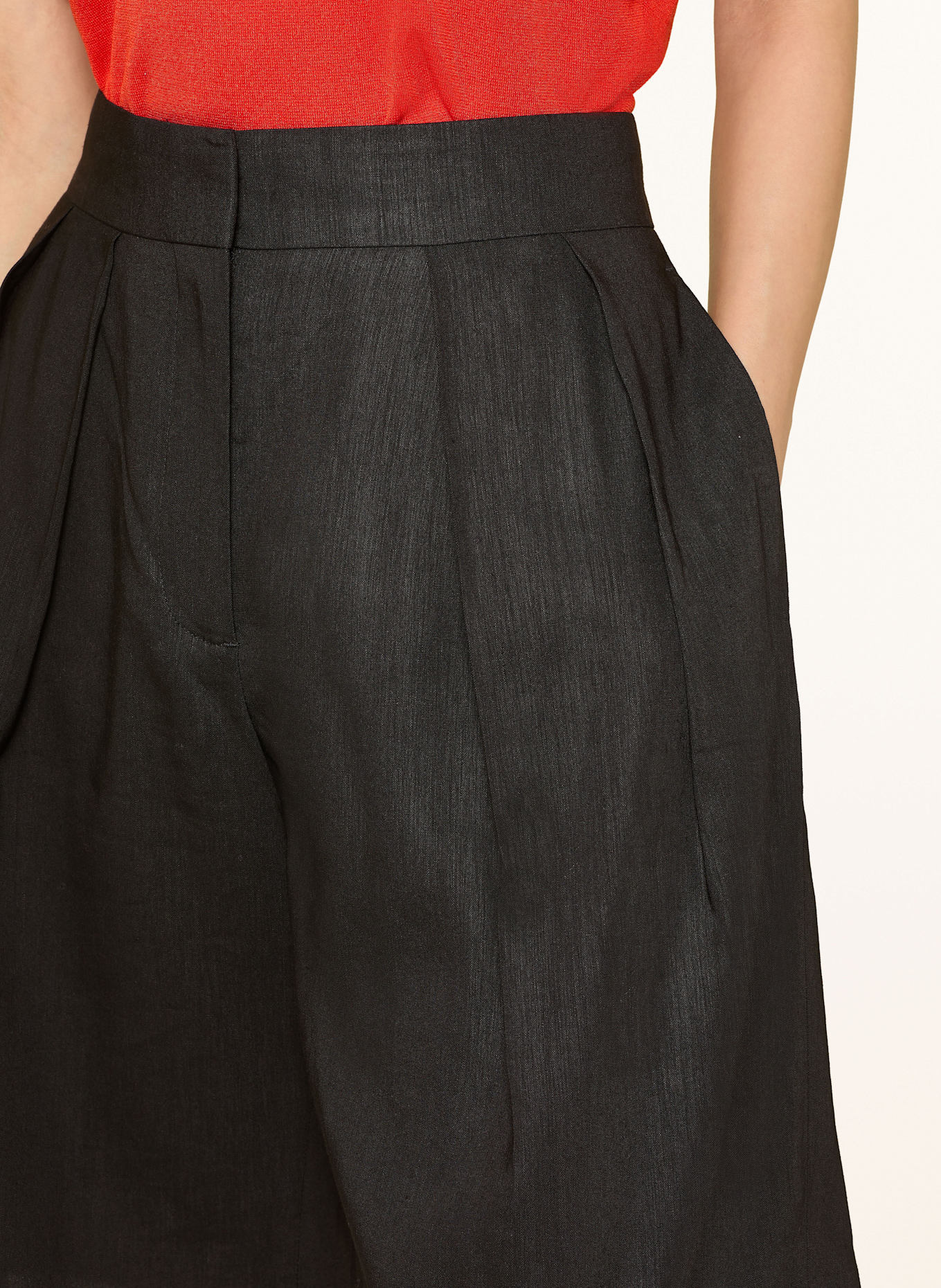 COS Bermudas mit Leinen: SCHWARZ