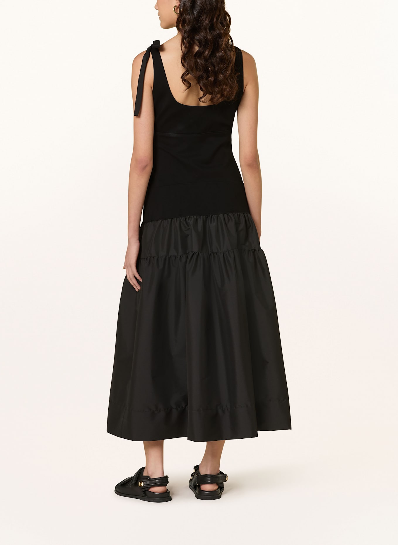SANDRO Kleid im Materialmix: SCHWARZ