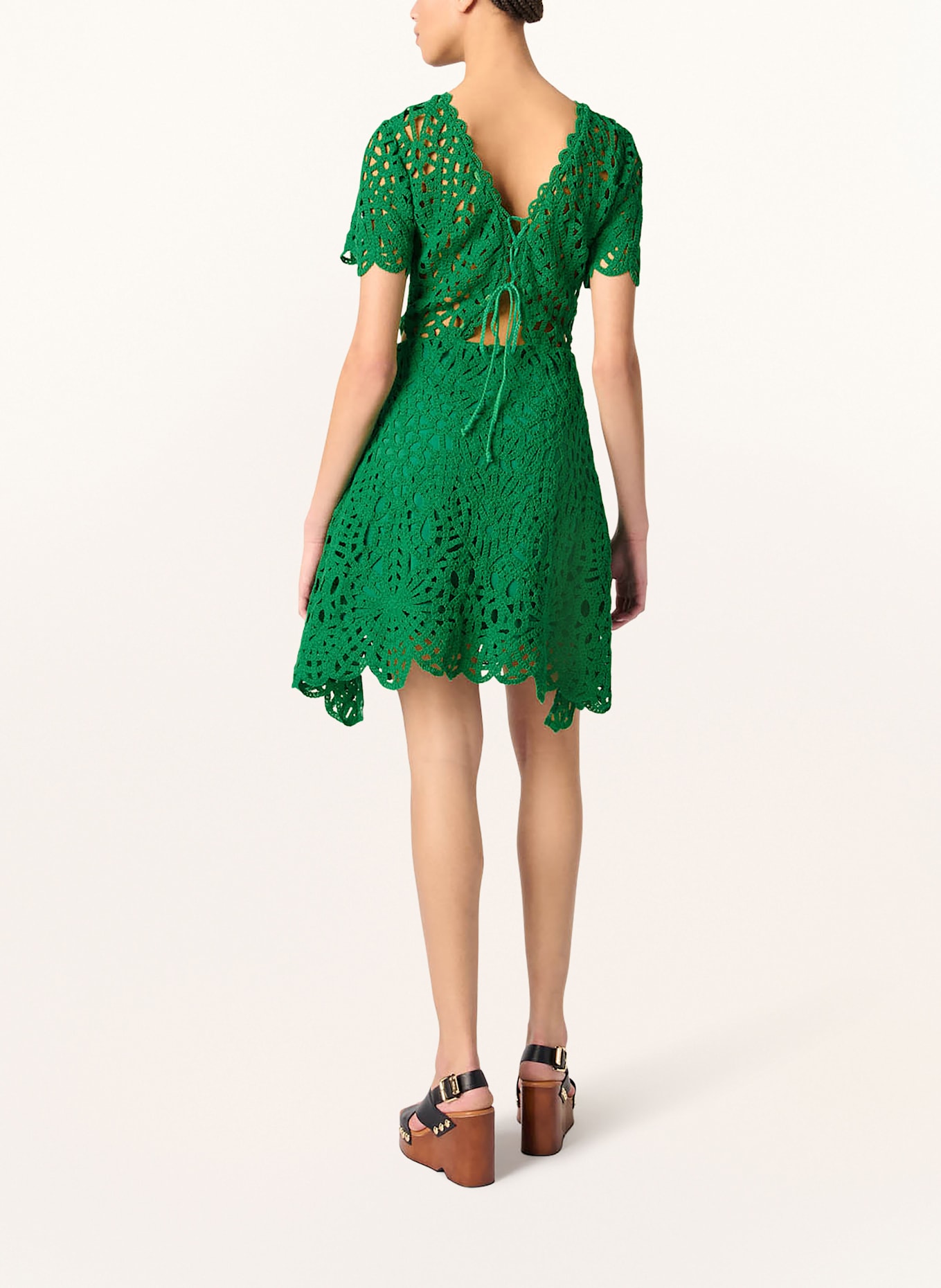 maje Häkelkleid mit Cut-outs: GRÜN