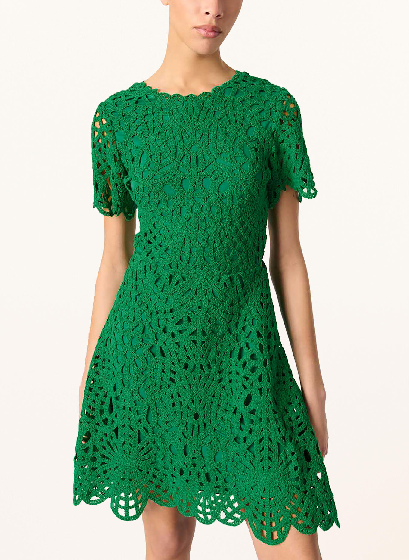 maje Häkelkleid mit Cut-outs: GRÜN