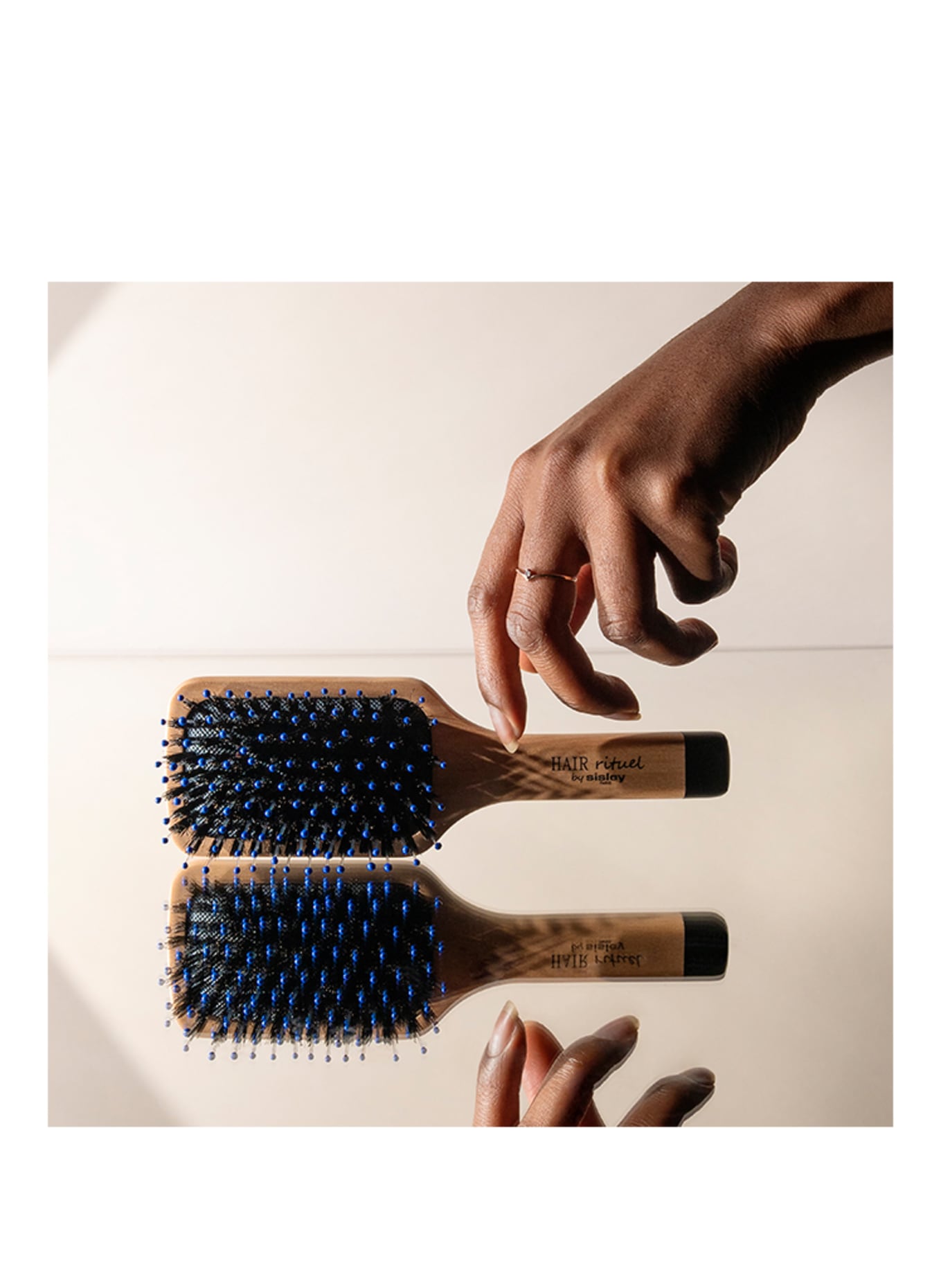 HAIR RITUEL BY SISLEY POCKET BRUSH