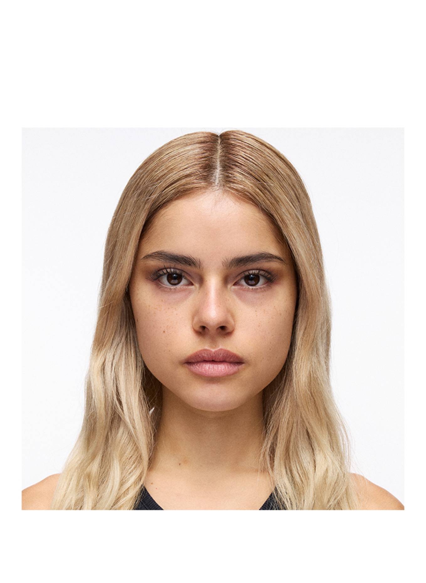 M.A.C STUDIO FIX PREFILL: NC27