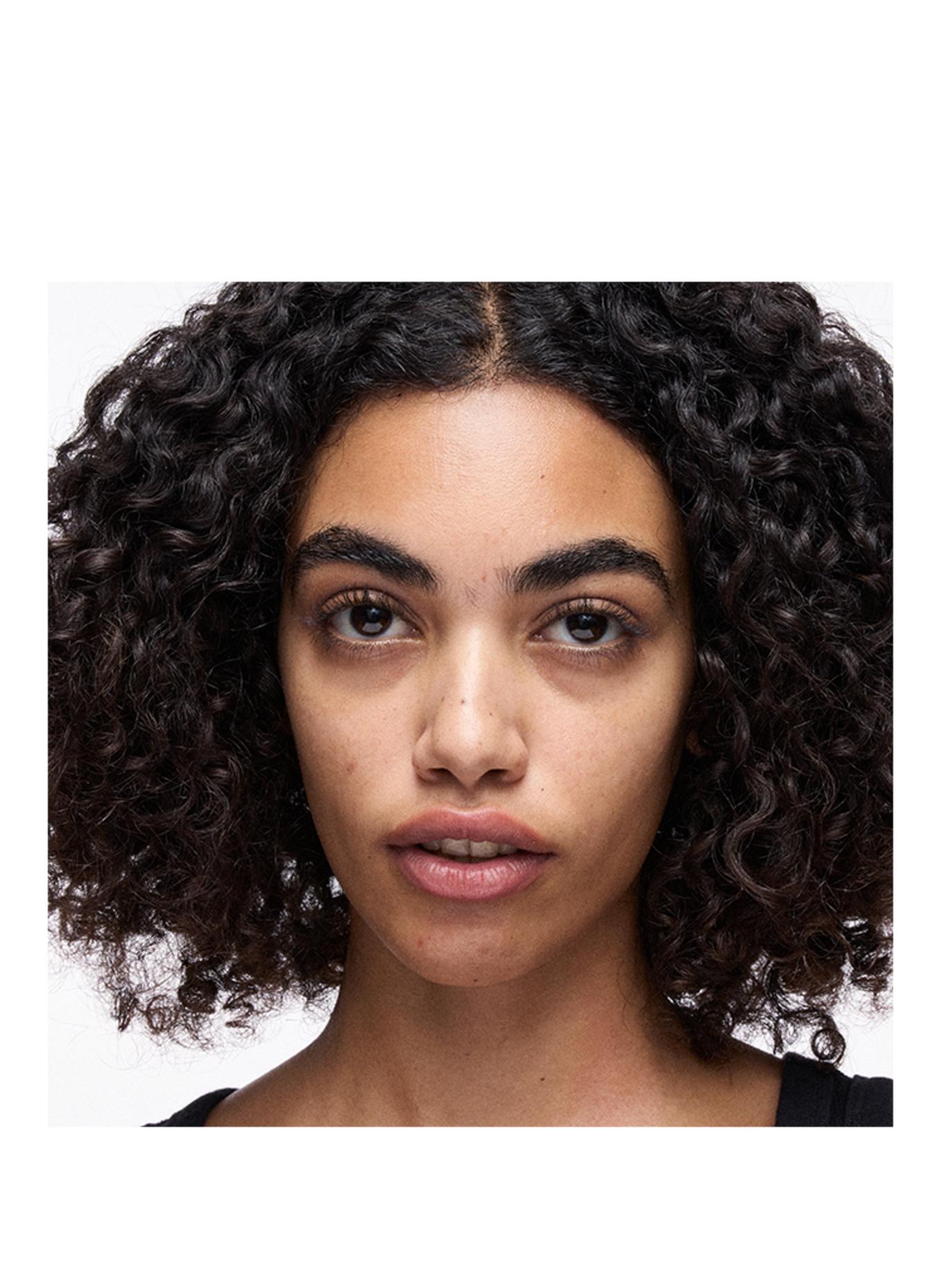 M.A.C STUDIO FIX PREFILL: NC43.5​