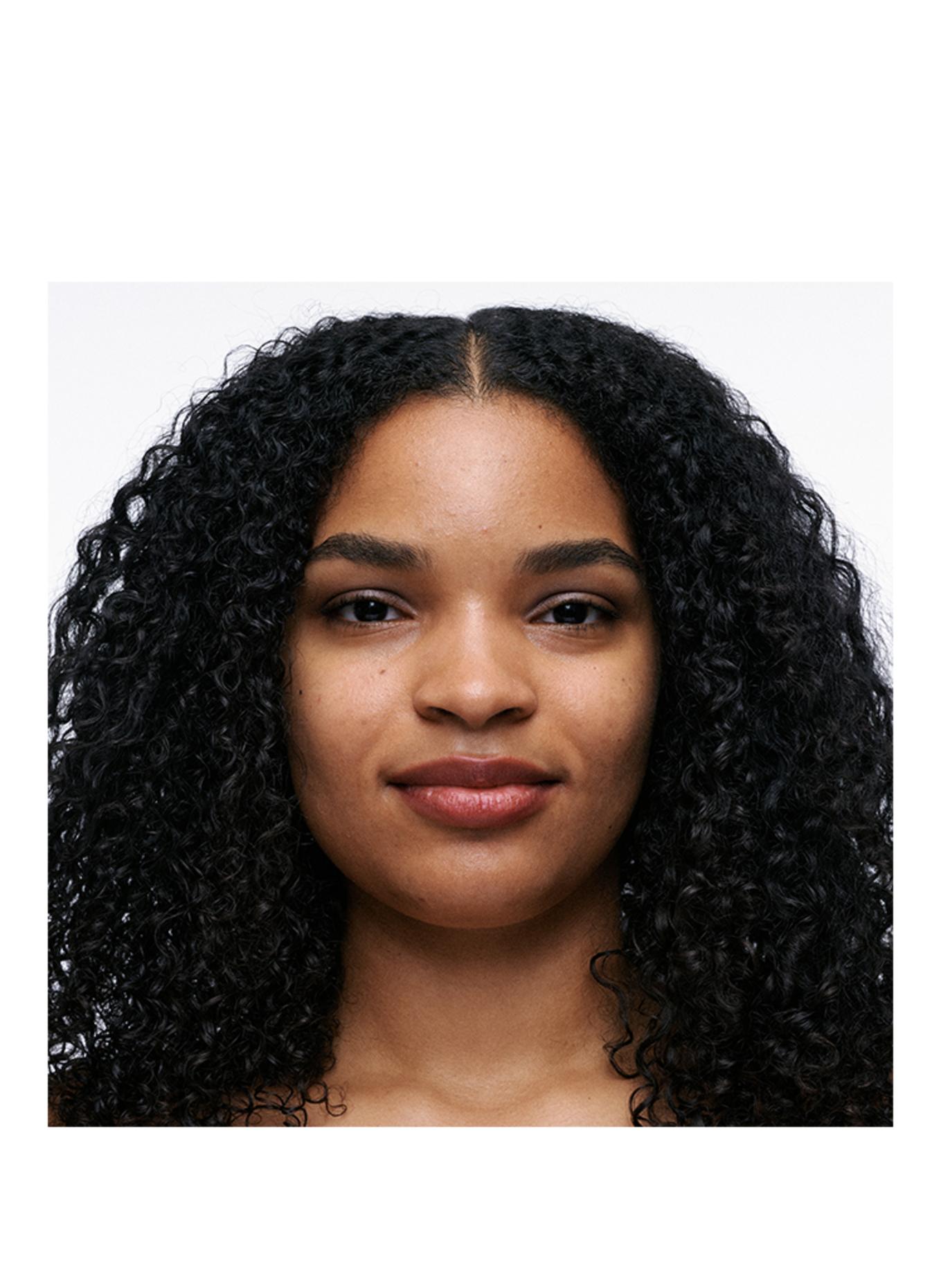 M.A.C STUDIO FIX PREFILL: NW33​