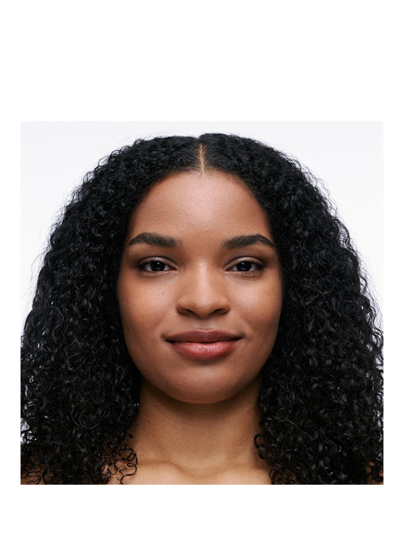 M.A.C STUDIO FIX PREFILL: NW33​