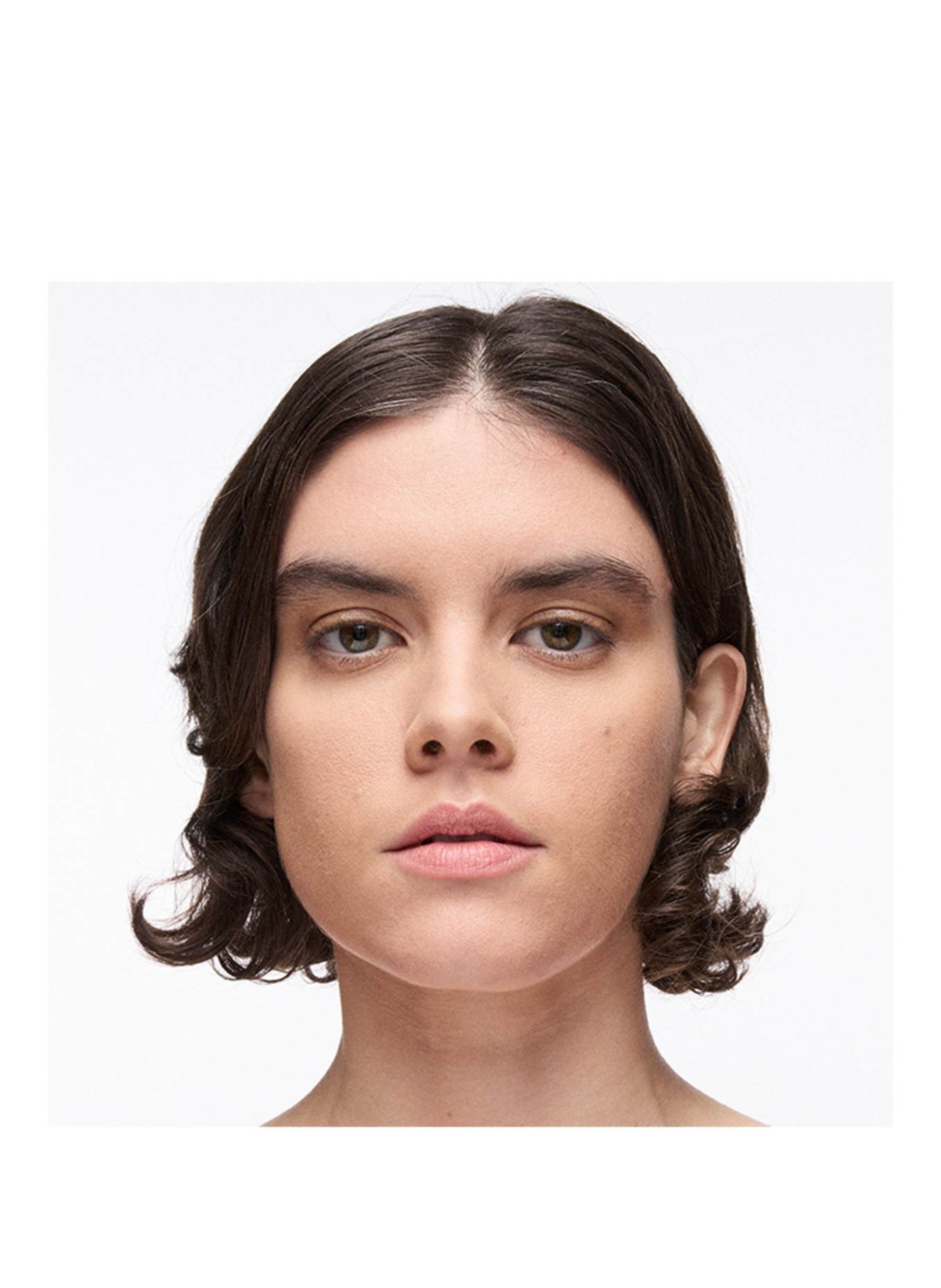 M.A.C STUDIO FIX PREFILL: N6.5​