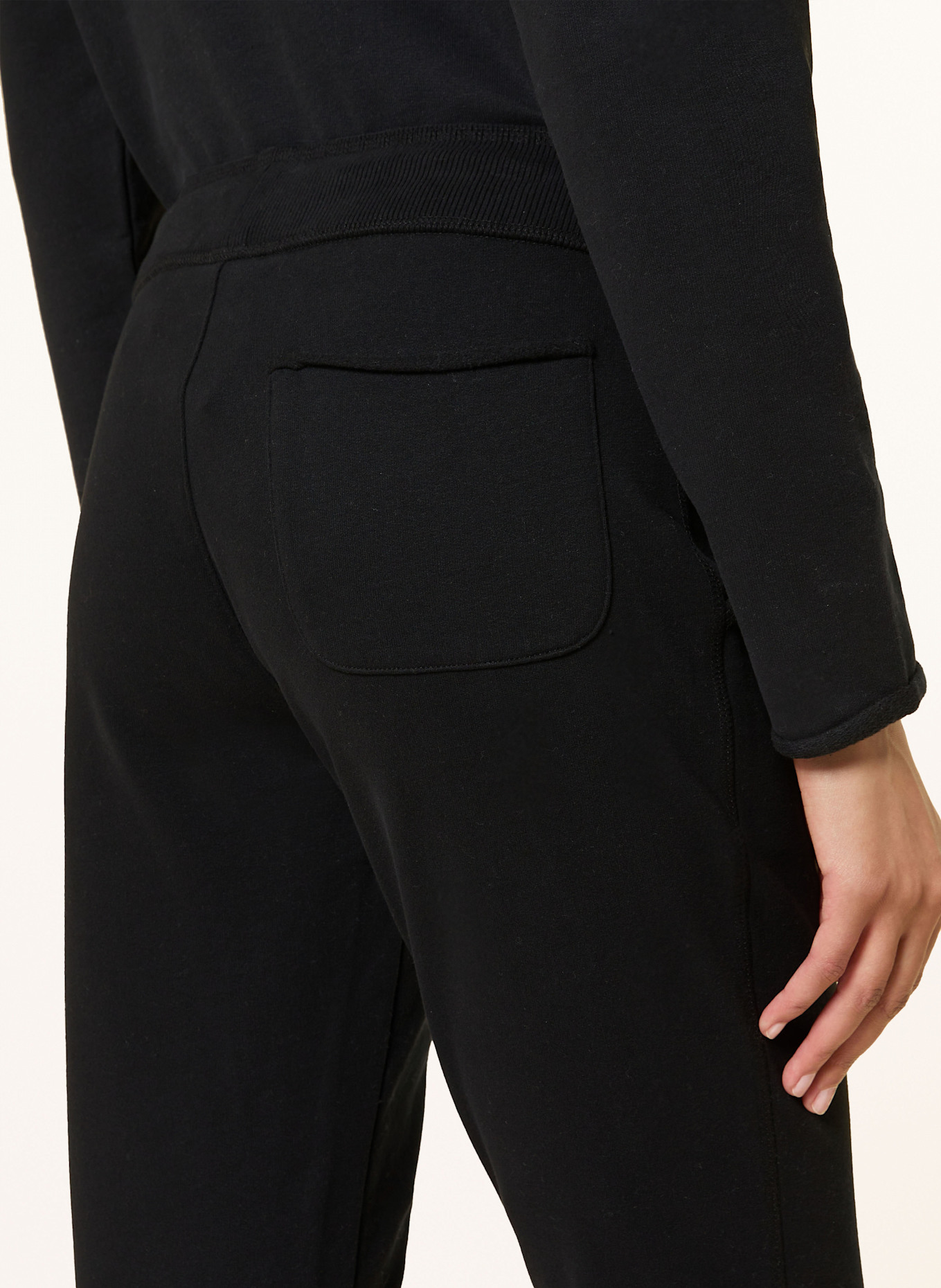 Juvia Sweatpants: SCHWARZ