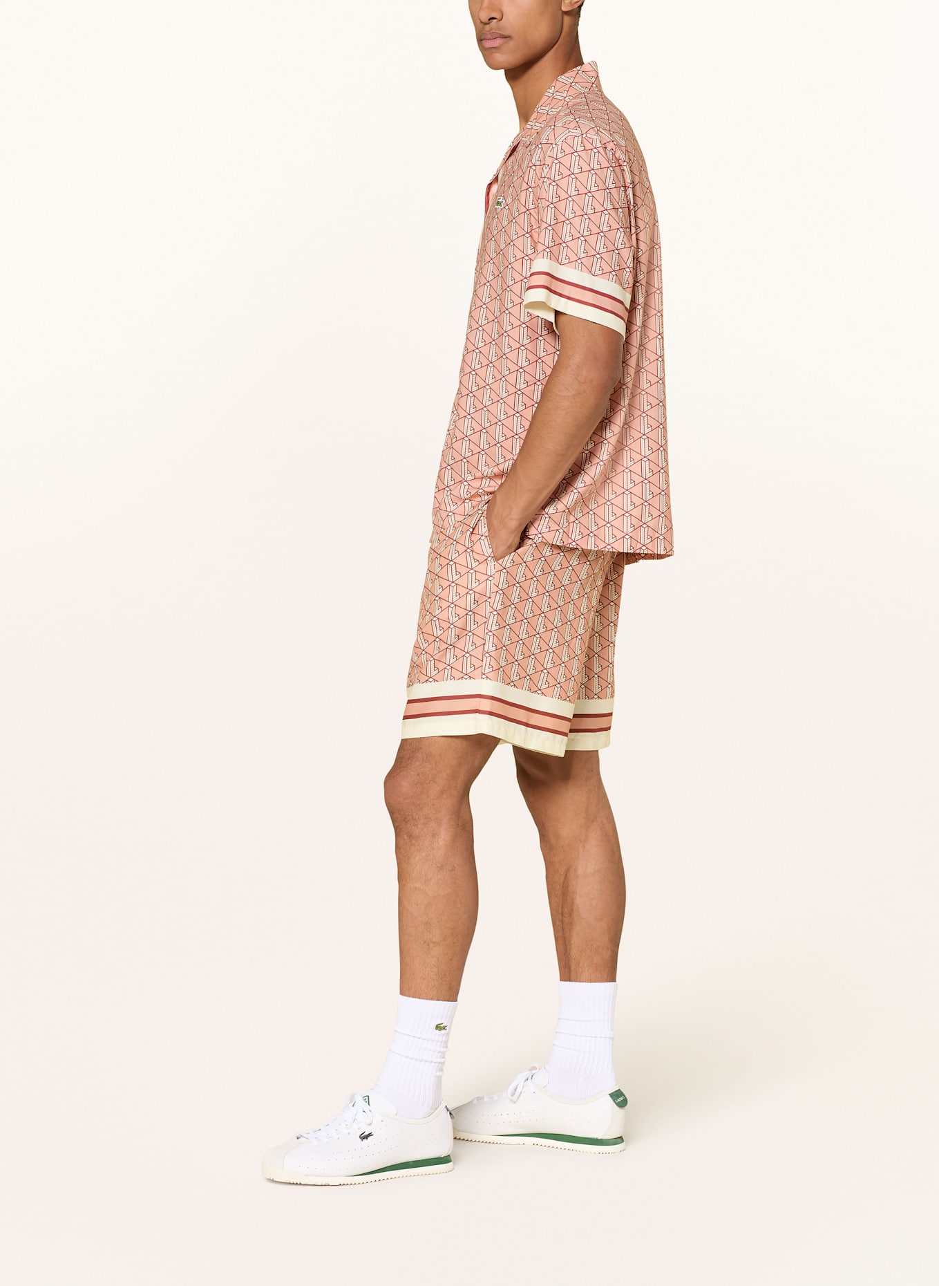 LACOSTE Shorts Relaxed Fit: HELLORANGE/ ECRU/ DUNKELROT