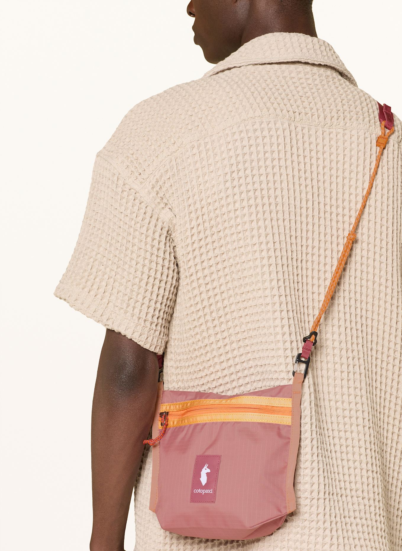 cotopaxi Kabelka přes rameno LISTA 2 L: RŮŽOVÁ