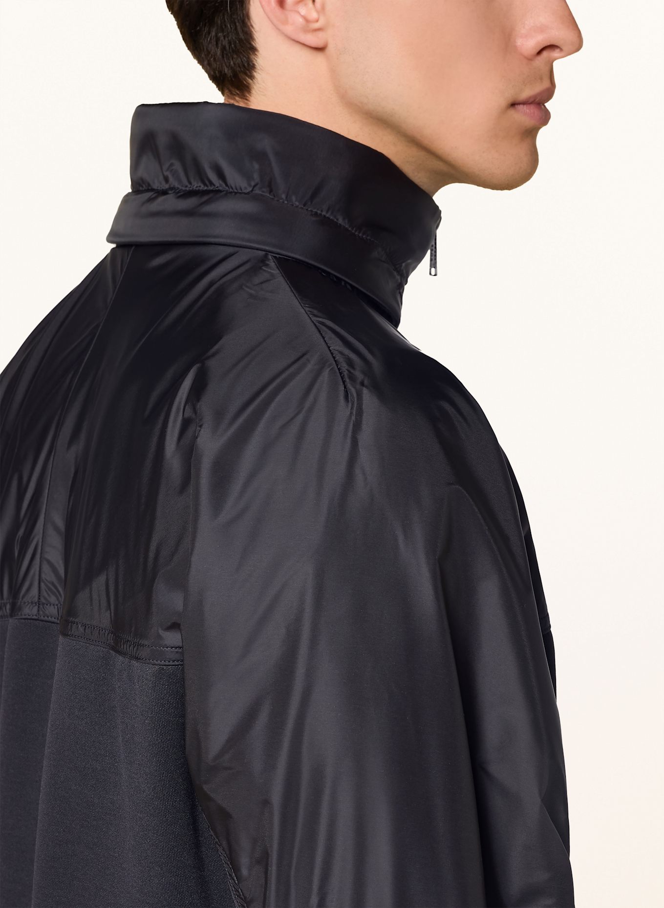 BOSS Jacke STEELE im Materialmix: SCHWARZ