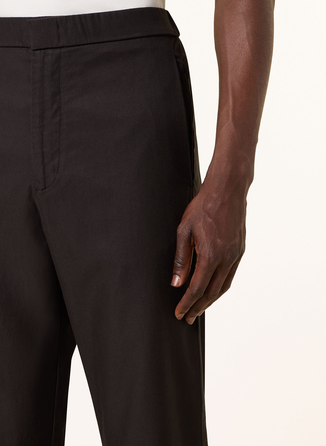 COS Chino Extra Slim Fit: SCHWARZ