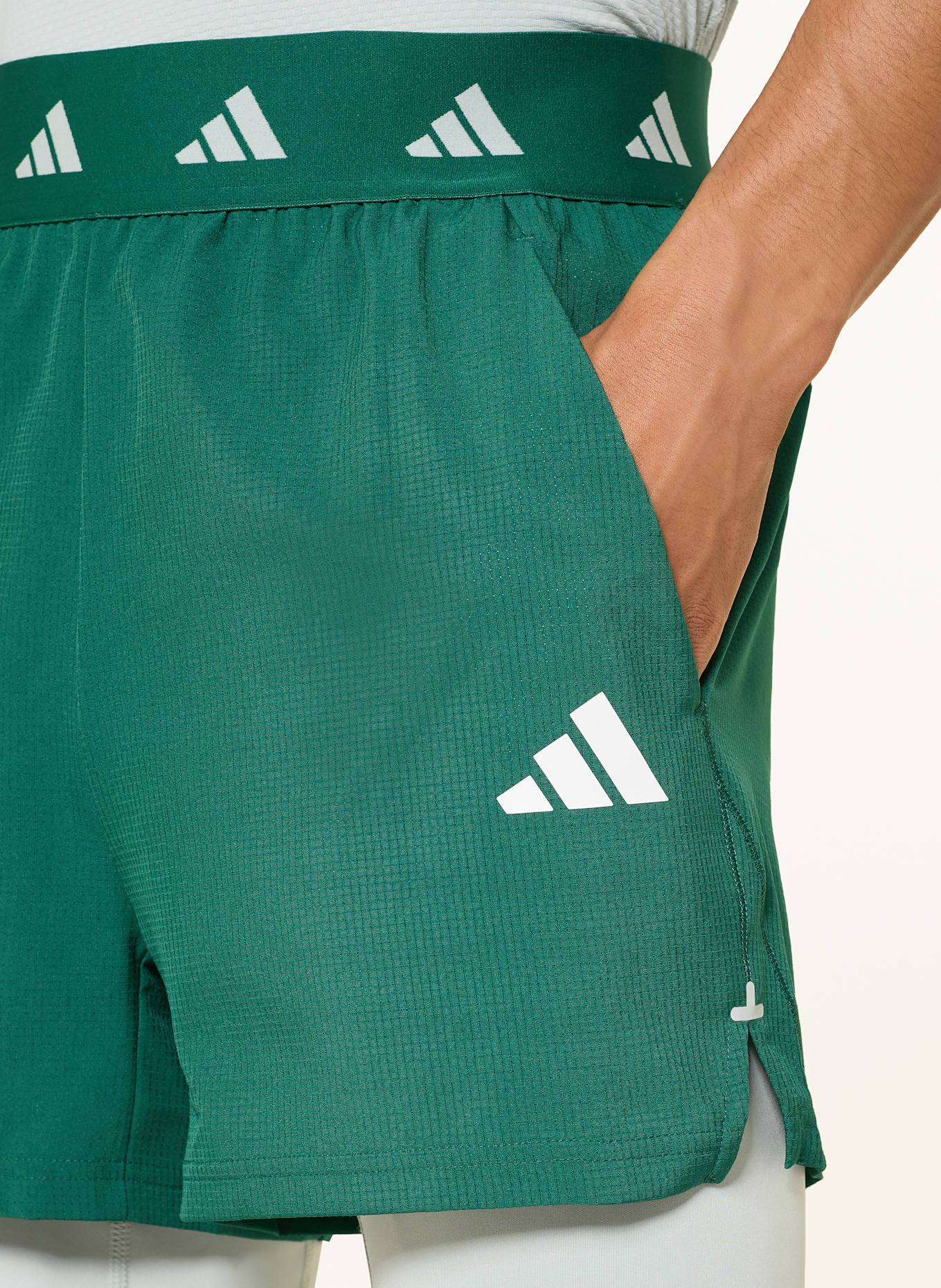 adidas 2-in1-Trainingsshorts GYM+: GRÜN/ HELLGRÜN