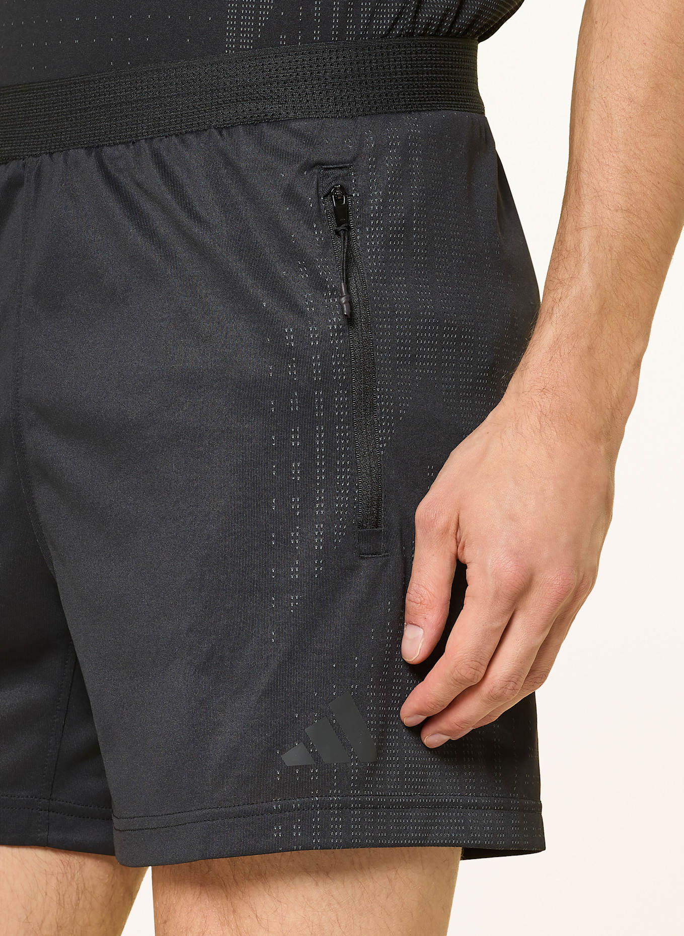 adidas Trainingsshorts AIRCHILL: SCHWARZ