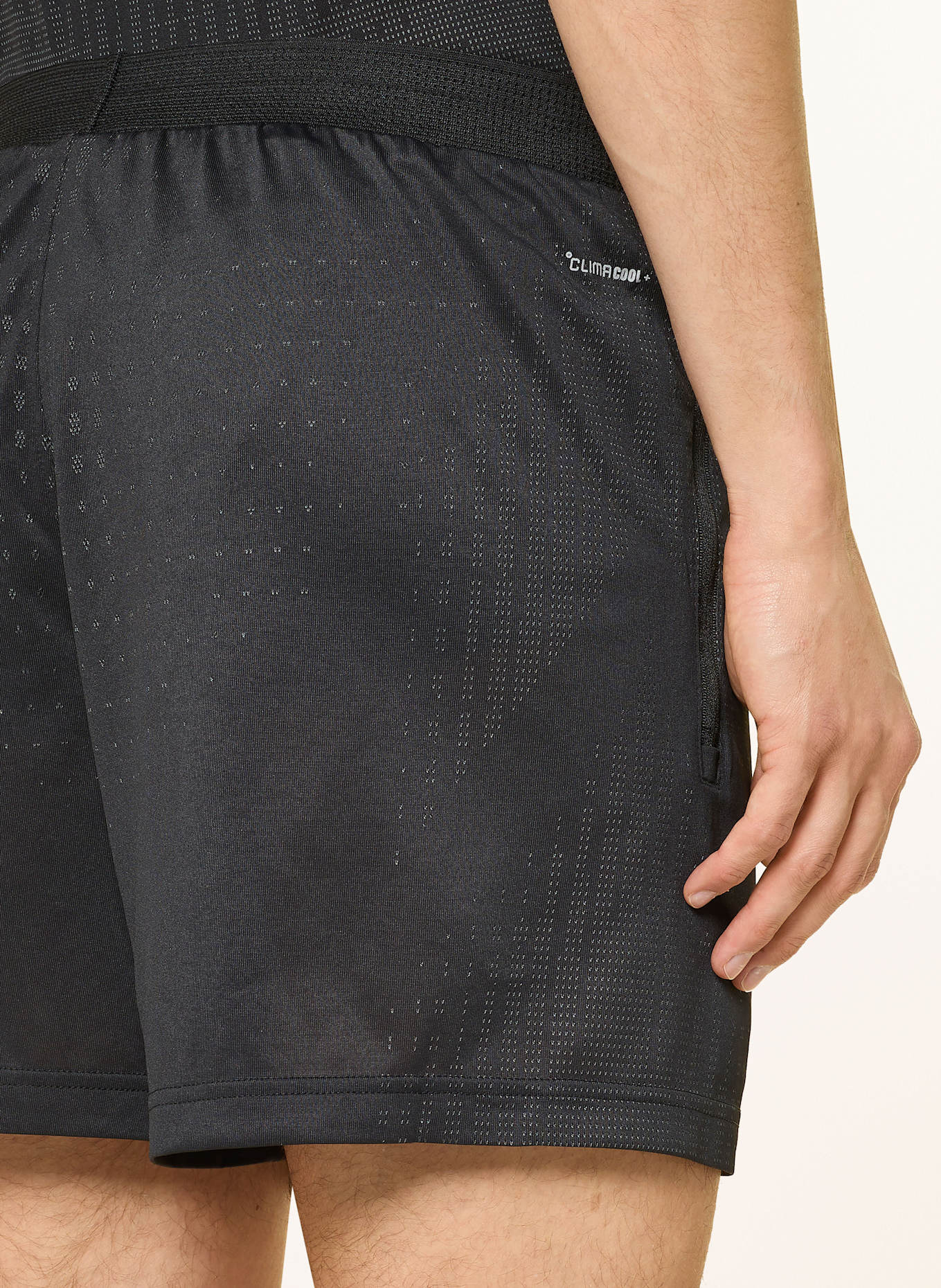 adidas Trainingsshorts AIRCHILL: SCHWARZ