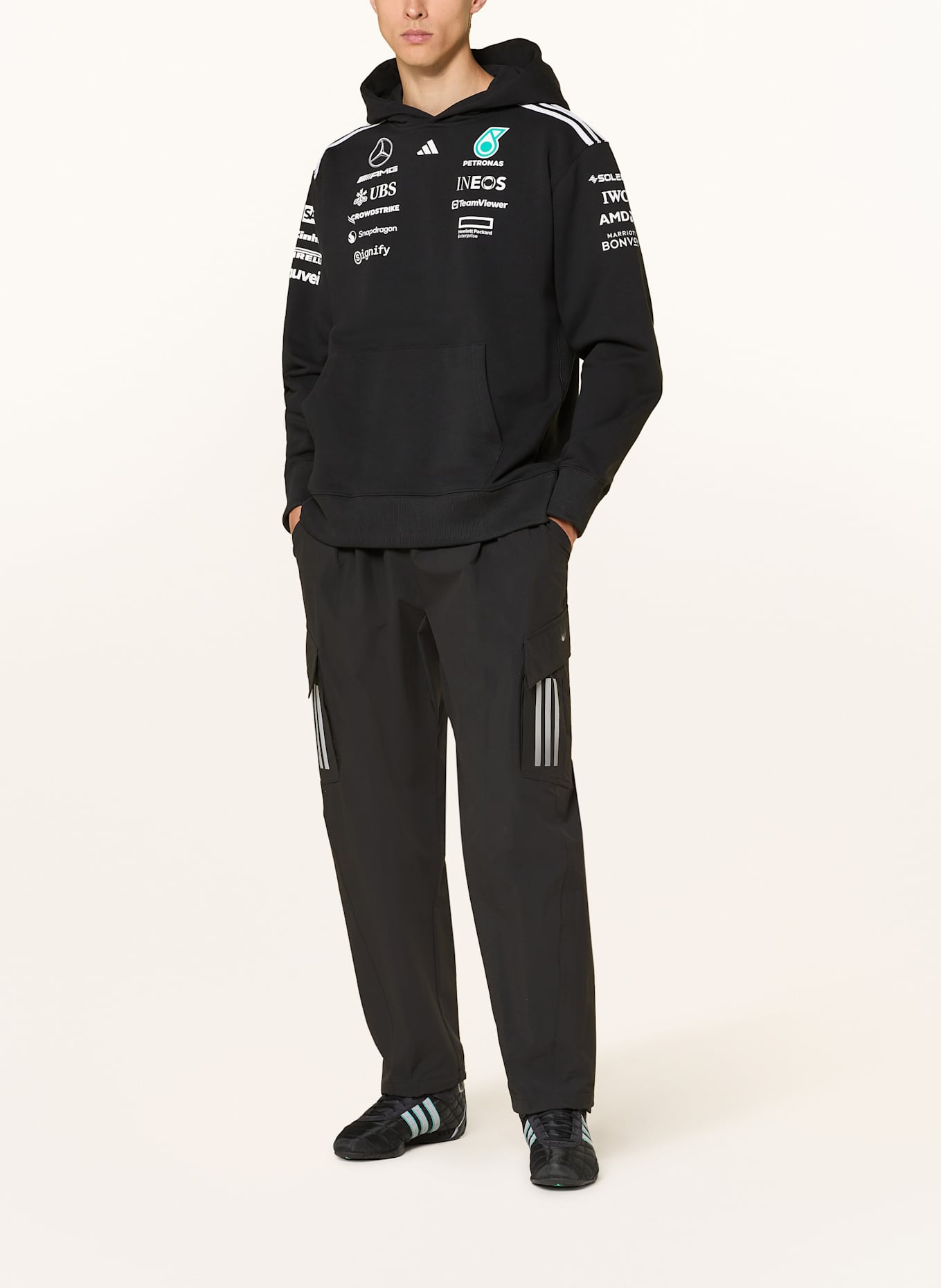 adidas Track Pants MERCEDES - AMG PETRONAS FORMULA ONE TEAM MECHANICS: SCHWARZ