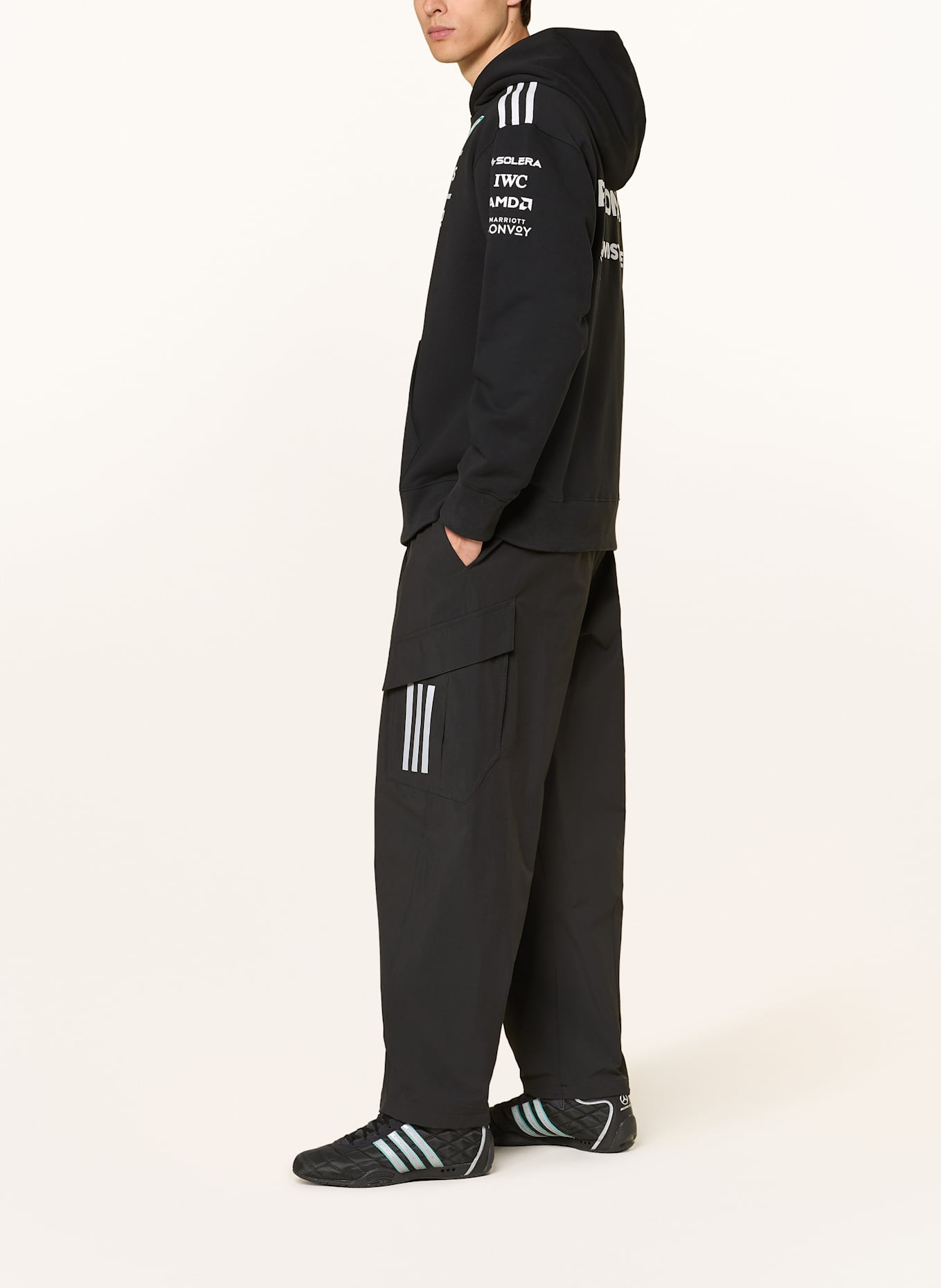 adidas Track Pants MERCEDES - AMG PETRONAS FORMULA ONE TEAM MECHANICS: SCHWARZ