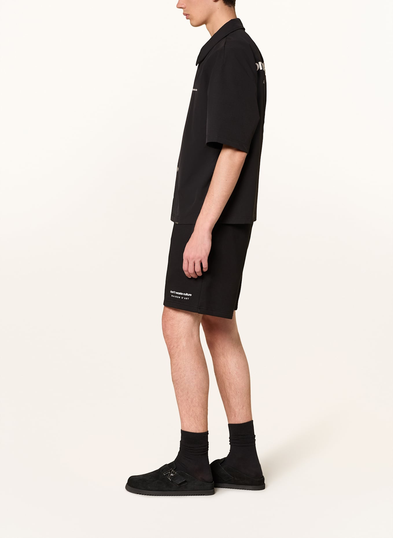 don't waste culture Sweatshorts JERR: SCHWARZ