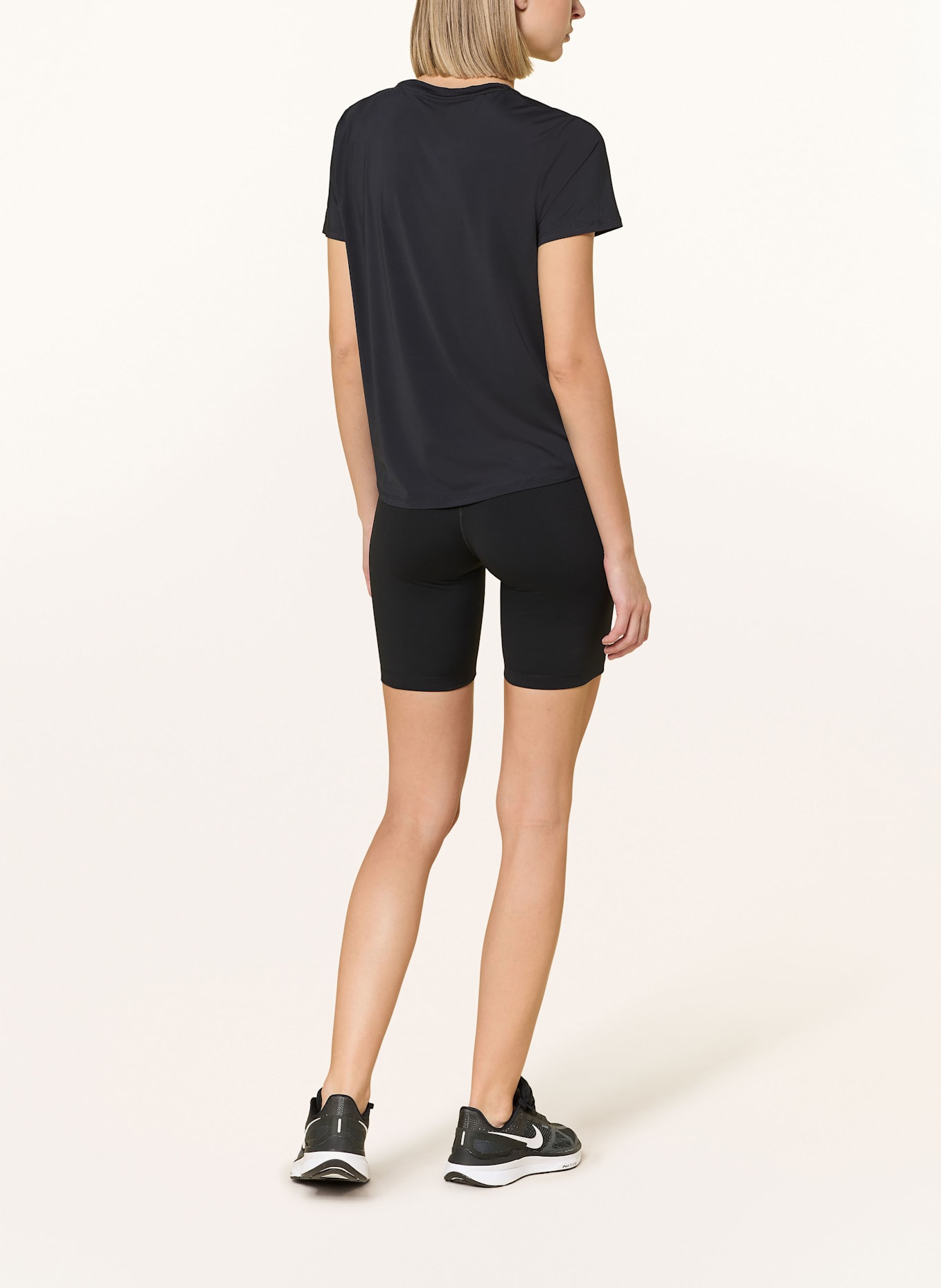 Nike T-Shirt ONE CLASSIC: SCHWARZ