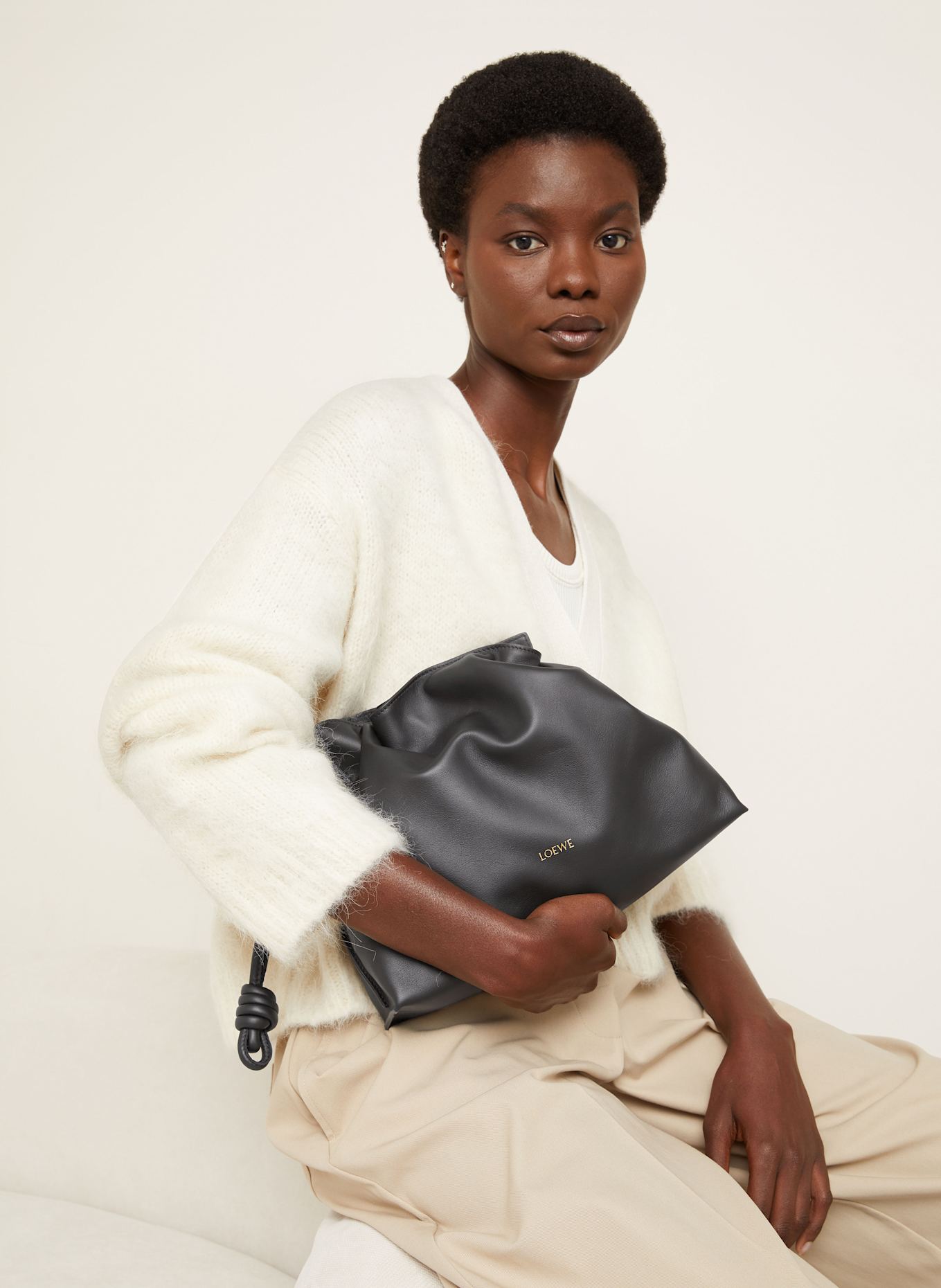 LOEWE Umhängetasche FLAMENCO: SCHWARZ