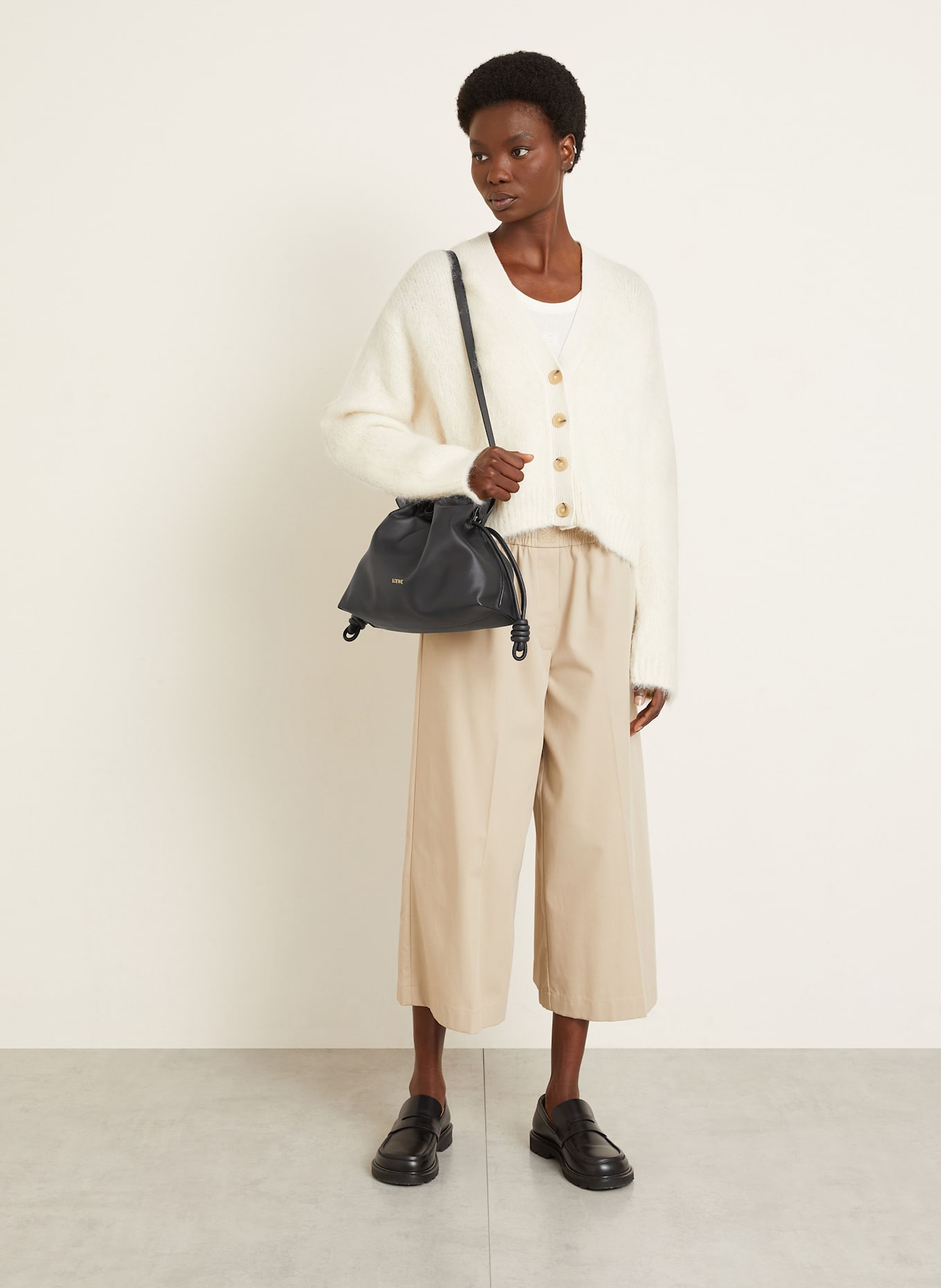 LOEWE Umhängetasche FLAMENCO: SCHWARZ