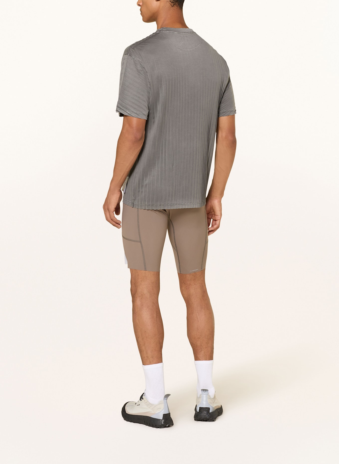 SATISFY Koszulka do biegania AURALITE™: SZARY