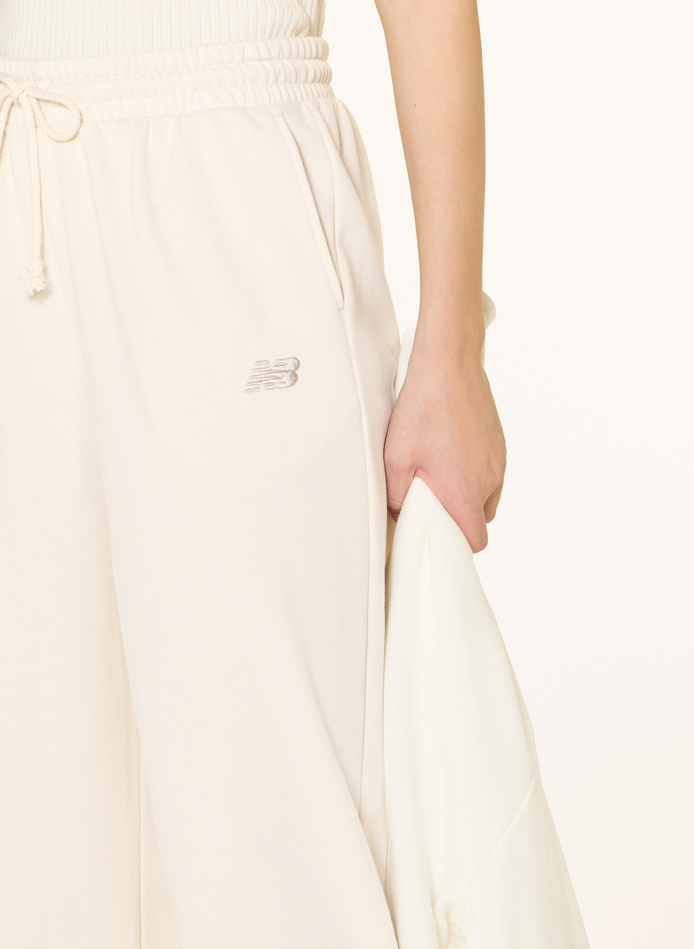 new balance Sweatpants: ECRU