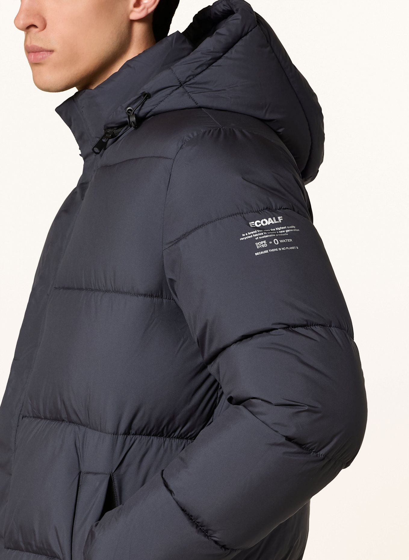 ECOALF Steppmantel VELAN mit abnehmbarer Kapuze: DUNKELBLAU