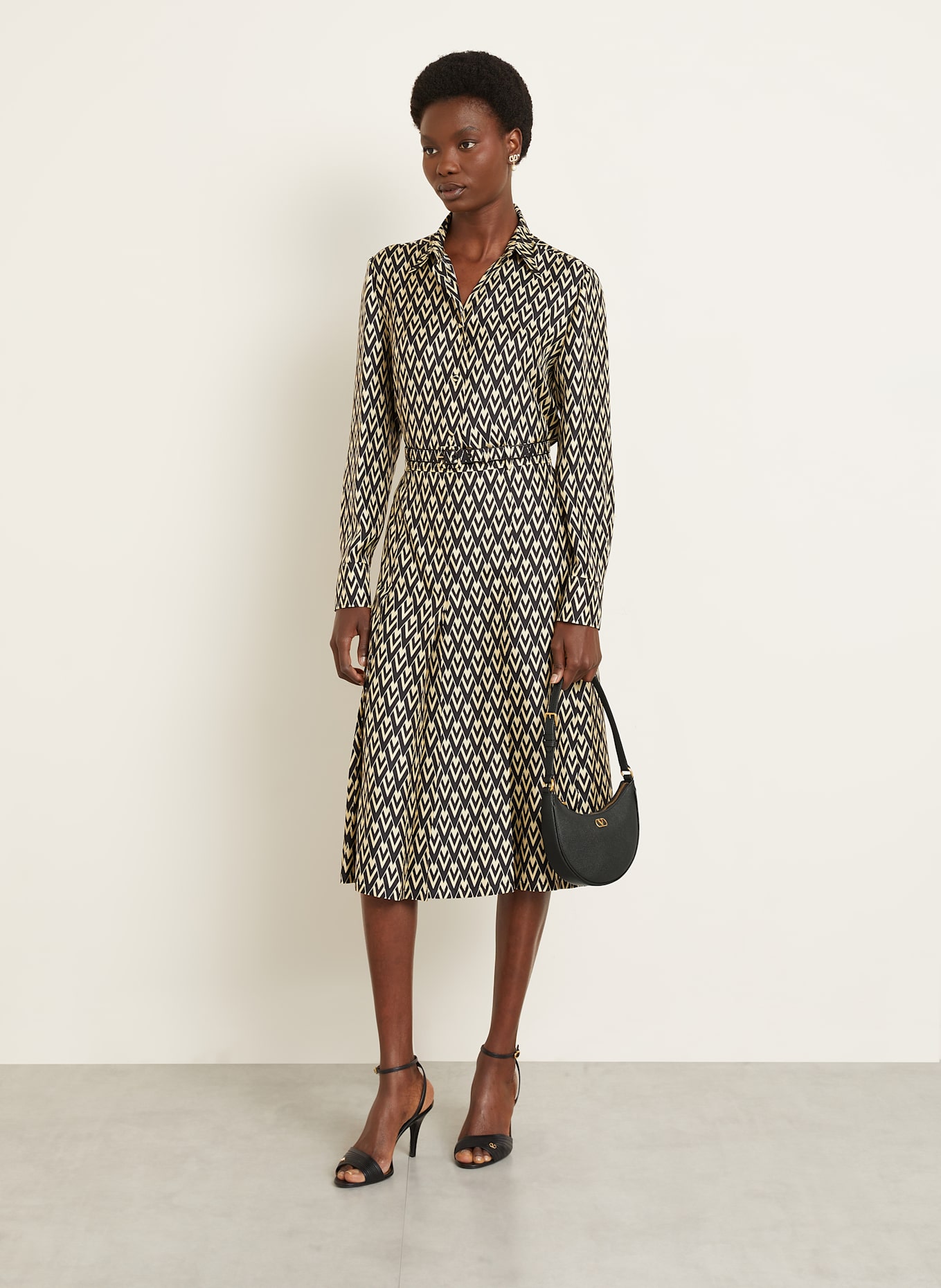 VALENTINO GARAVANI Beuteltasche VLOGO SIGNATURE MINI: SCHWARZ