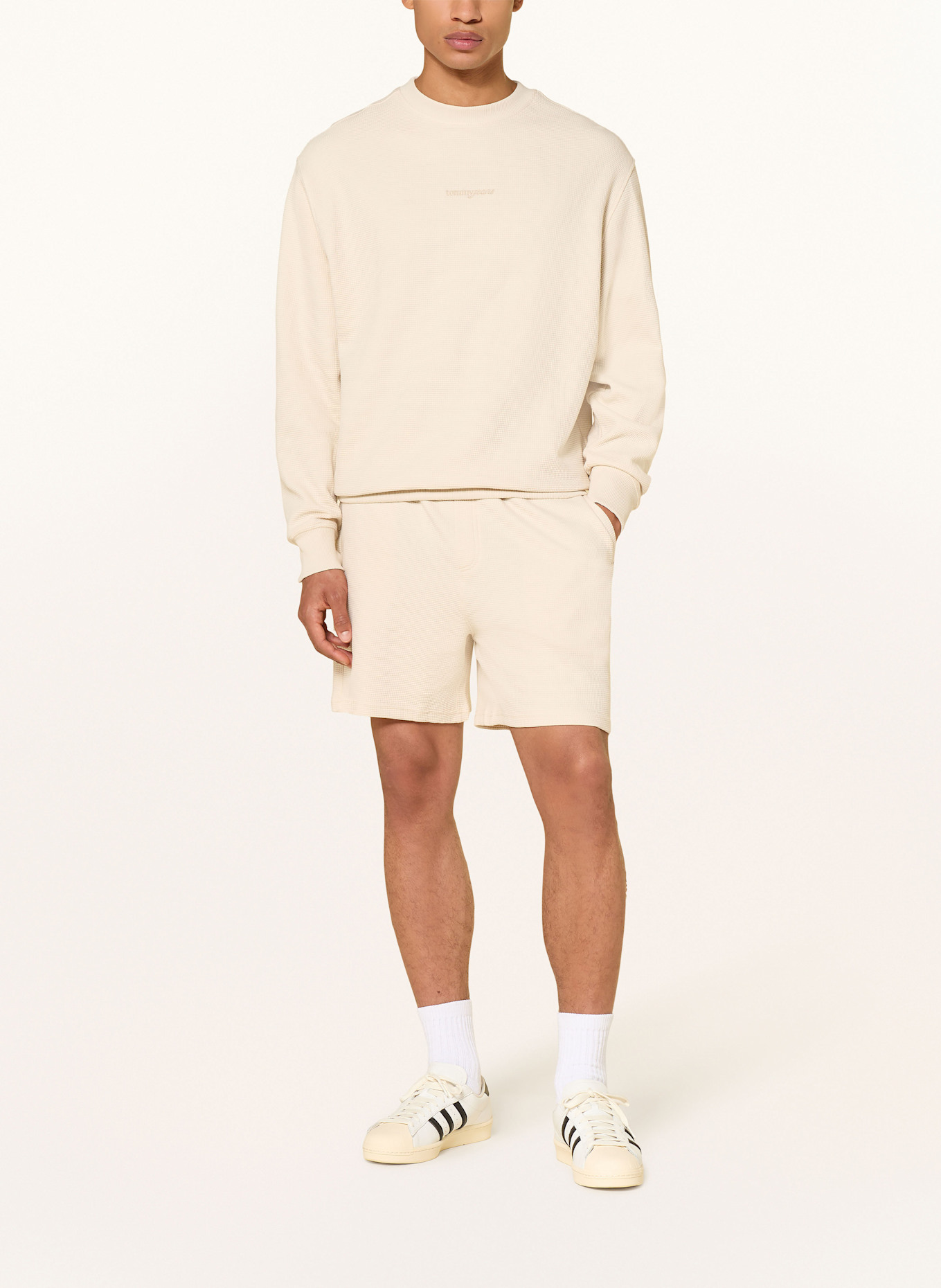 TOMMY JEANS Sweatshirt: CREME