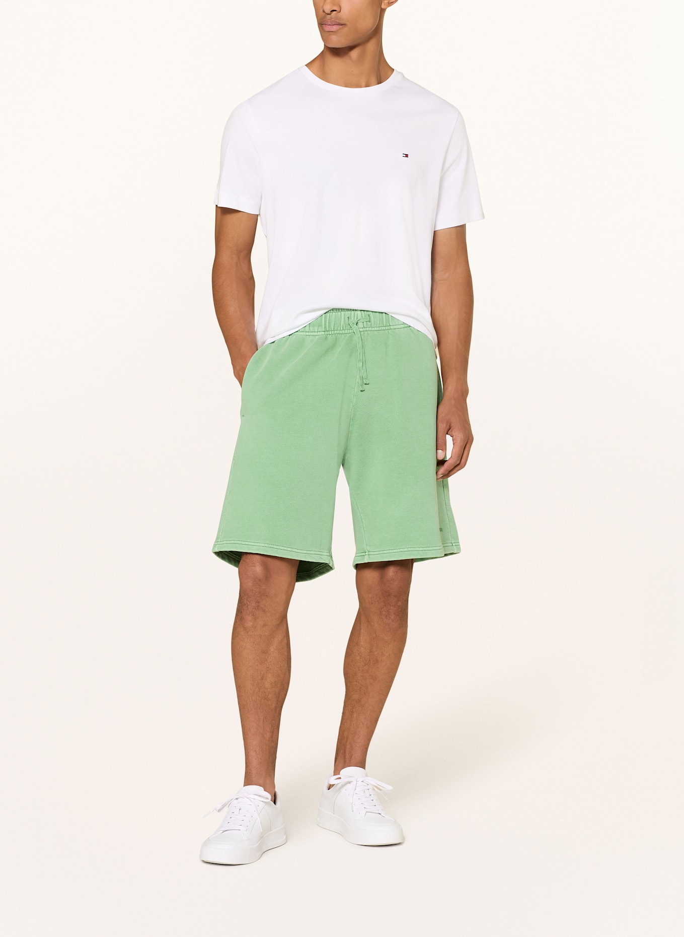 TOMMY HILFIGER Szorty dresowe: ZIELONY