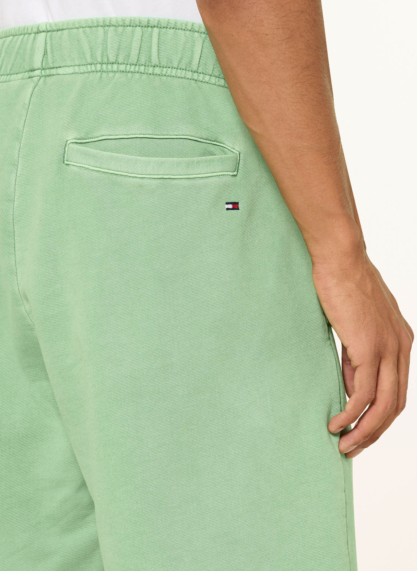 TOMMY HILFIGER Szorty dresowe: ZIELONY