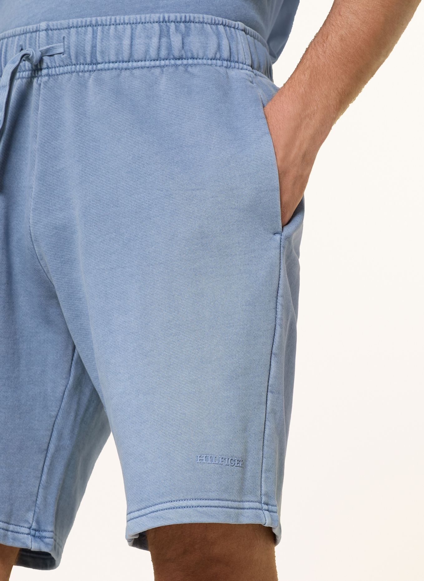 TOMMY HILFIGER Sweatshorts: BLAUGRAU