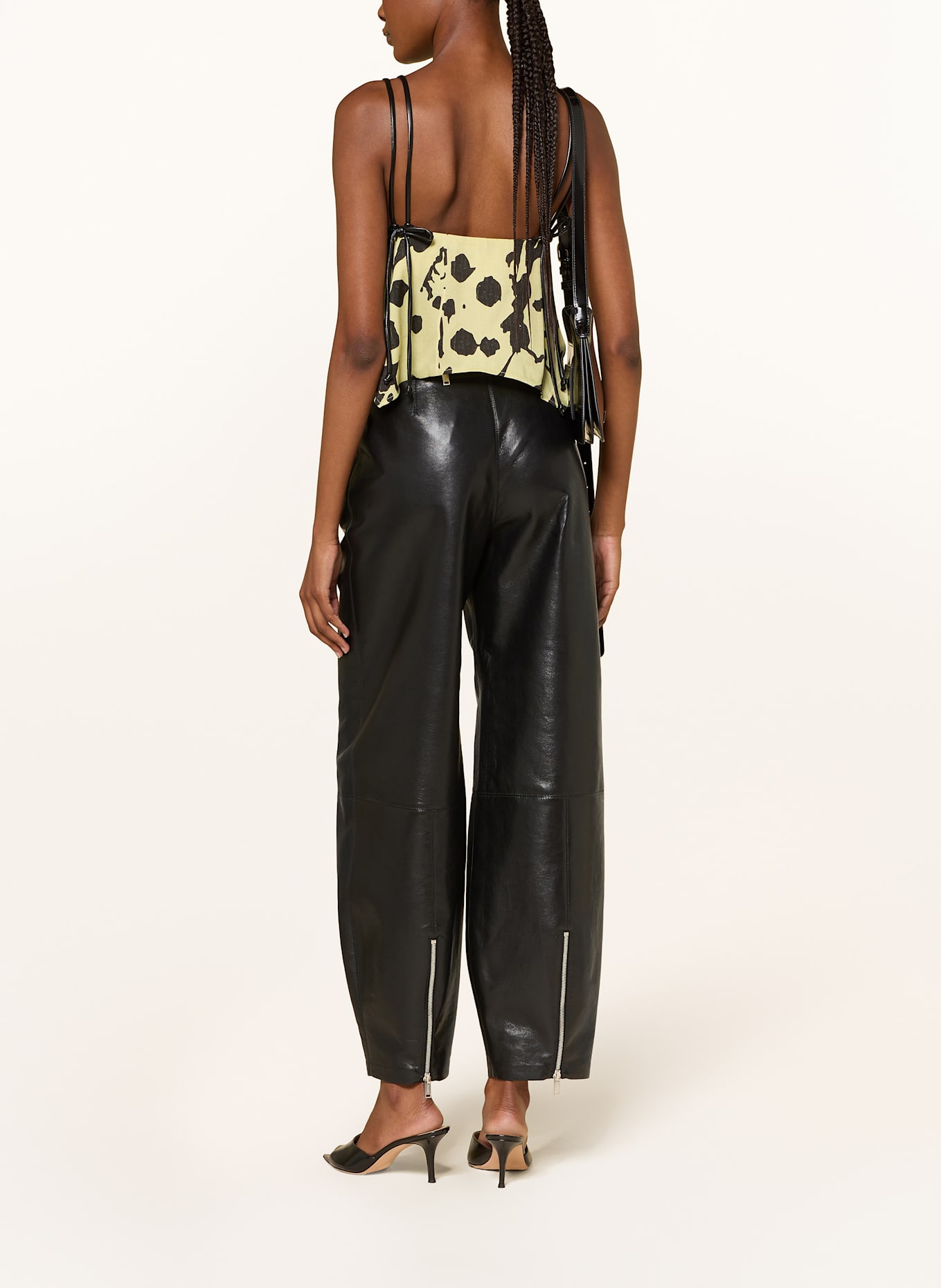 Nanushka Cropped-Top NYSSA im Materialmix: HELLGELB / SCHWARZ