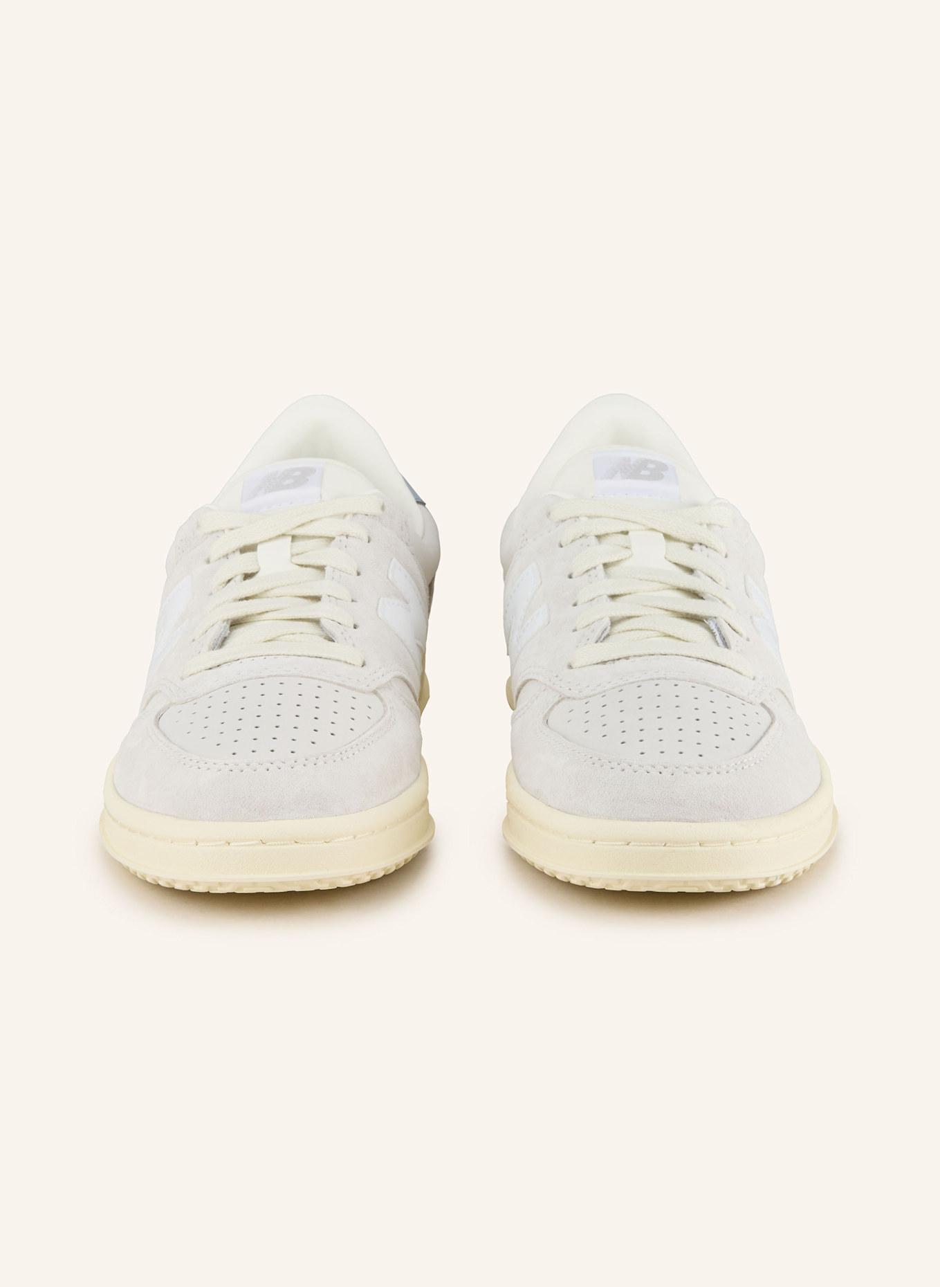 new balance Sneaker T500: triunfa y de todas las sneakers en las que ha colaborado las 9060 con New Balance probablemente