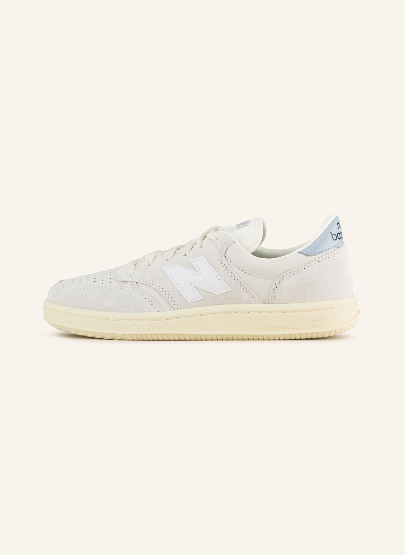 new balance Sneaker T500: triunfa y de todas las sneakers en las que ha colaborado las 9060 con New Balance probablemente