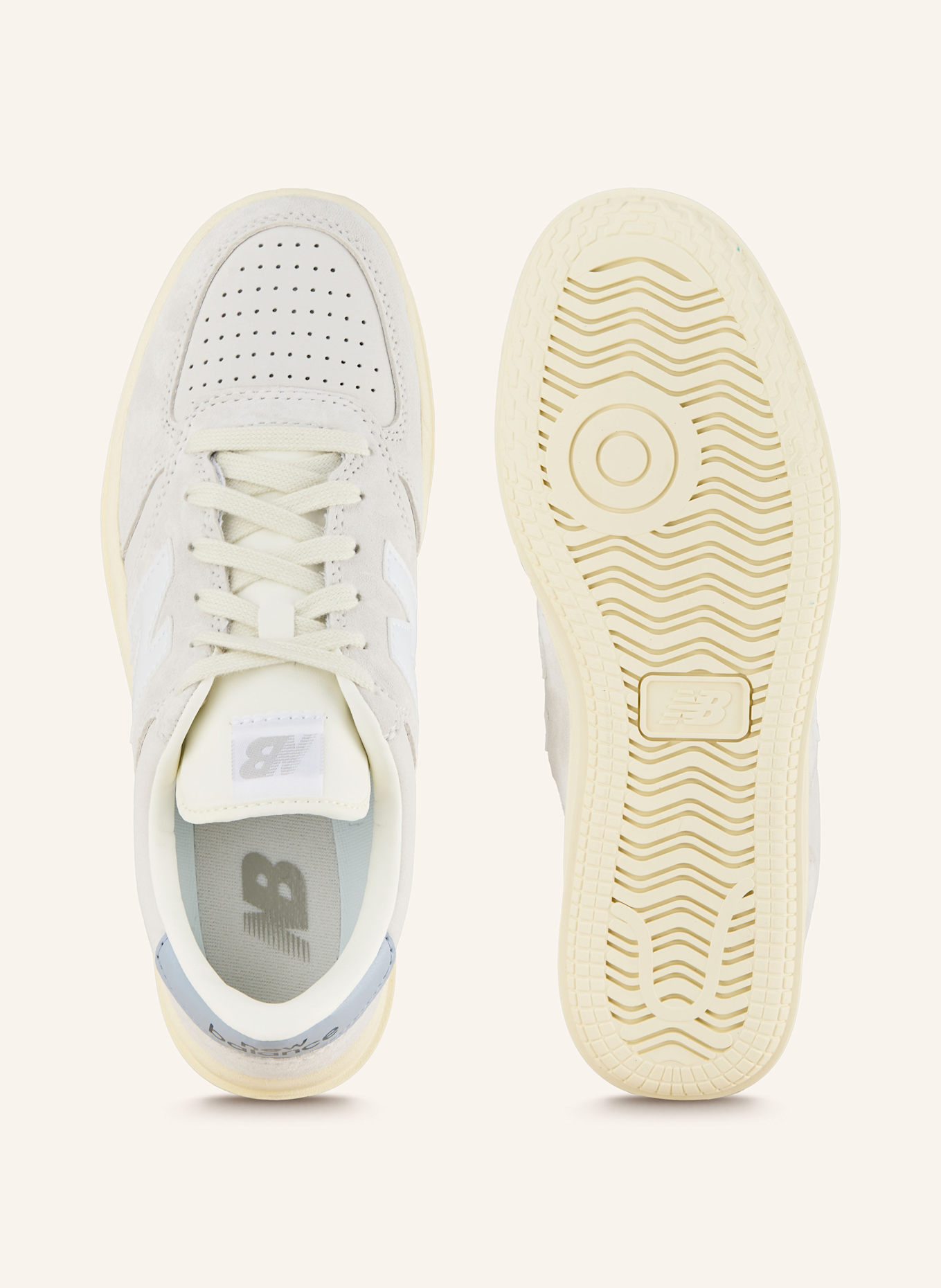 new balance Sneaker T500: triunfa y de todas las sneakers en las que ha colaborado las 9060 con New Balance probablemente