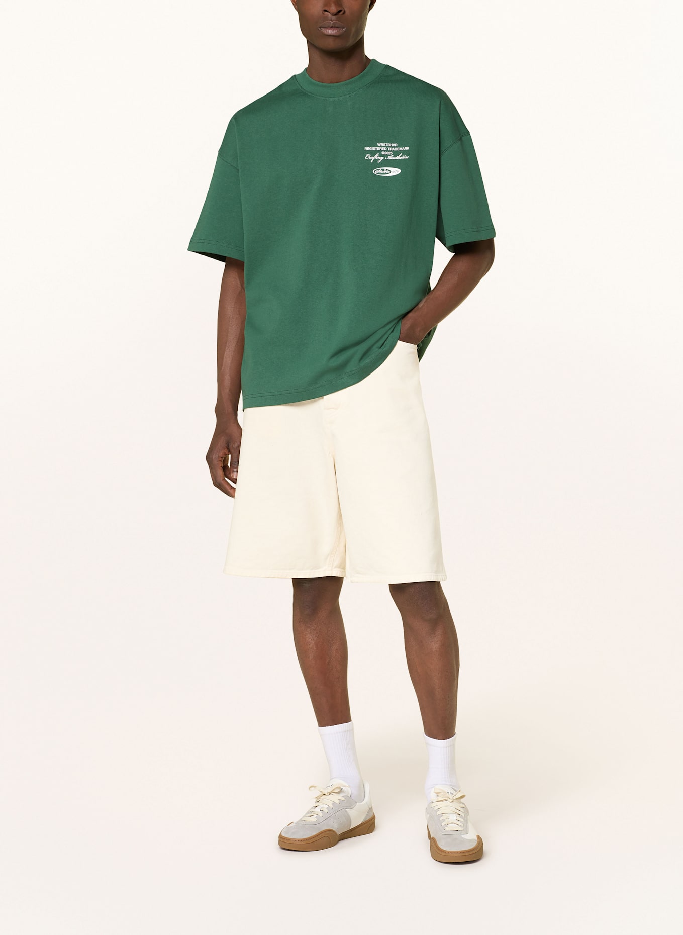 WRSTBHVR T-Shirt STUDIO V11: DUNKELGRÜN / WEISS