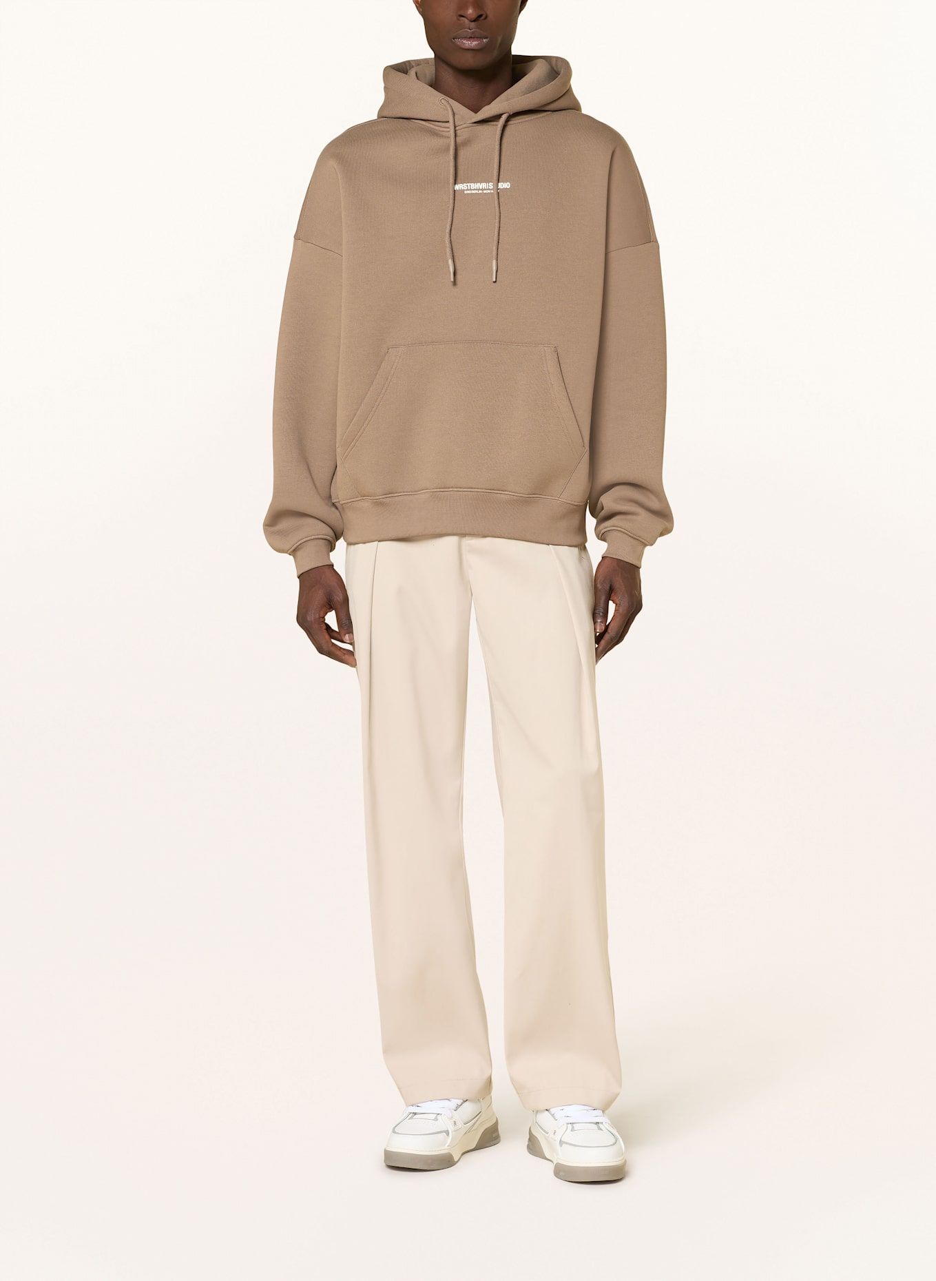 WRSTBHVR hoodie Print STUDIO V10: TAUPE/ WHITE