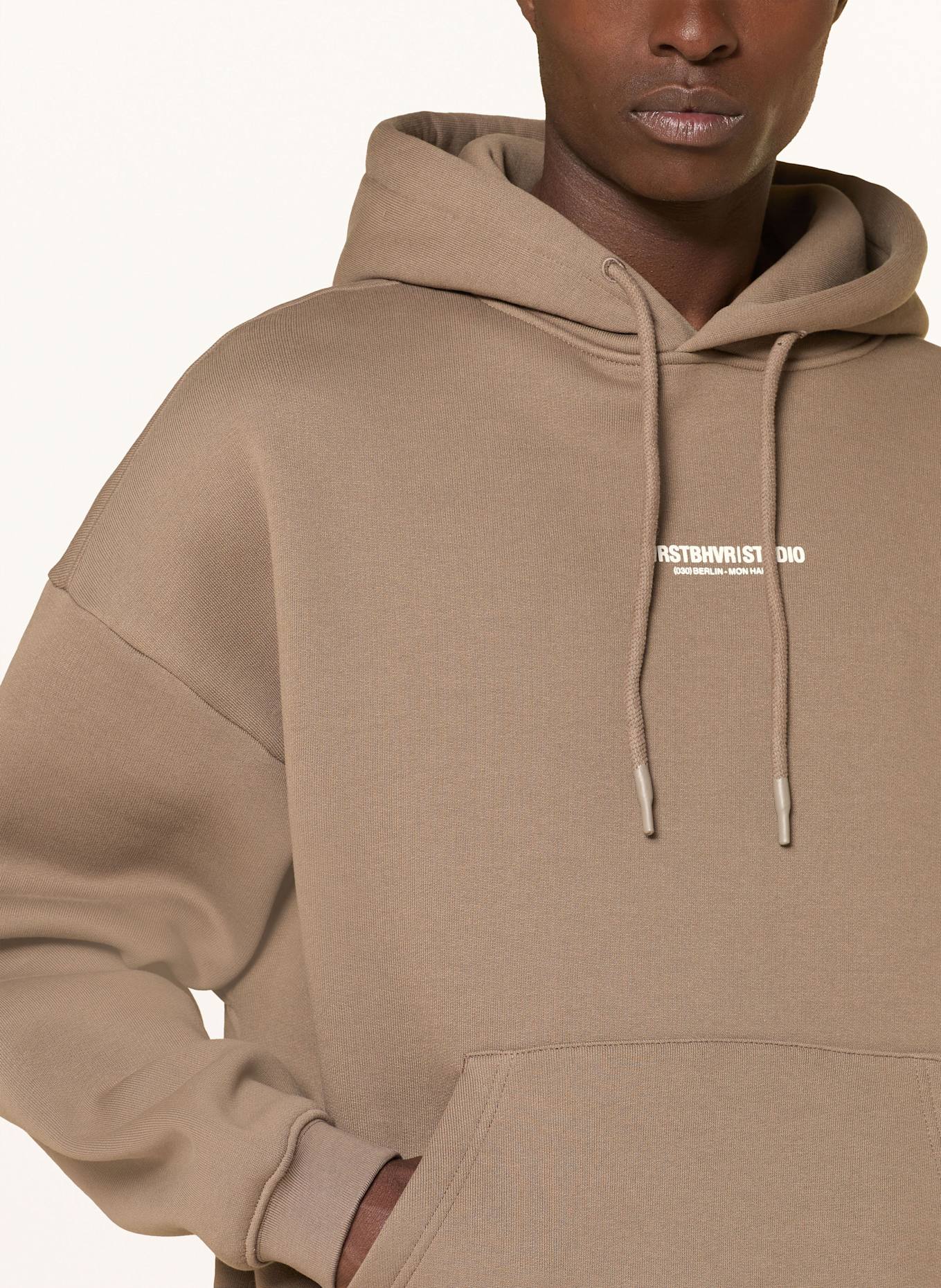 WRSTBHVR hoodie Print STUDIO V10: TAUPE/ WHITE