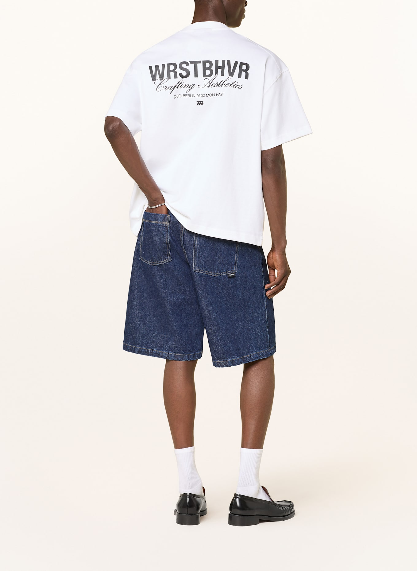WRSTBHVR T-shirt STUDIO V11: WHITE