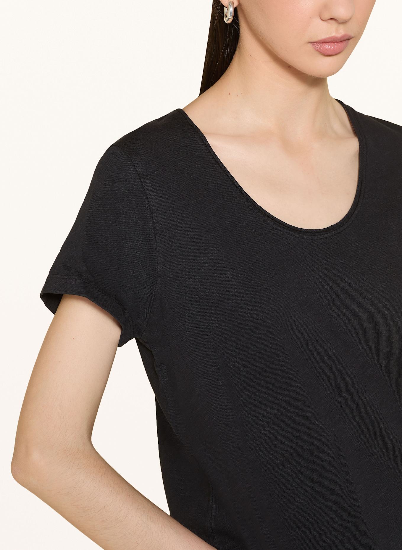 DRYKORN T-Shirt NAVIVI: SCHWARZ