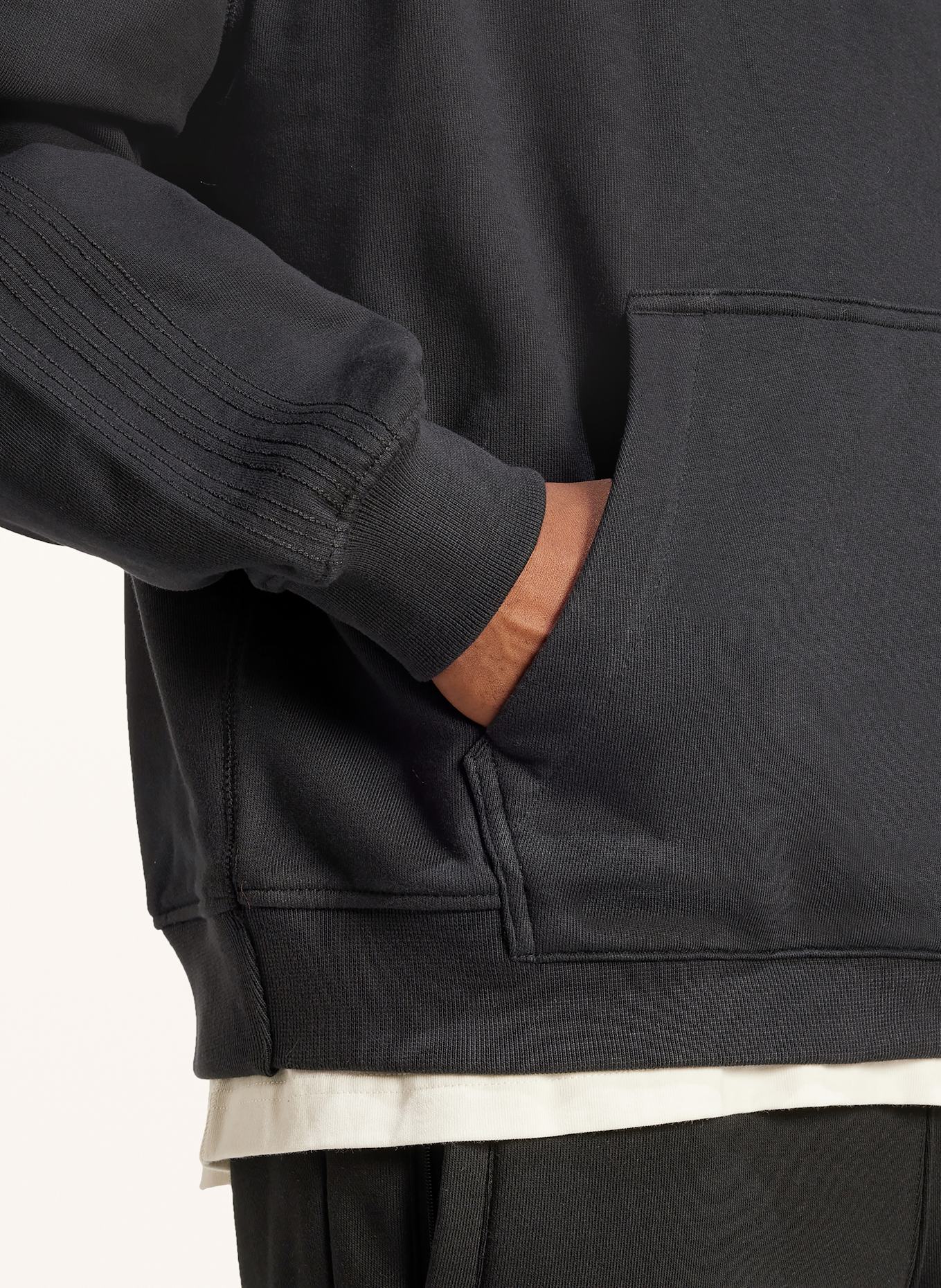 adidas Originals Mikina s kapucí PREMIUM ESSENTIALS: ČERNÁ