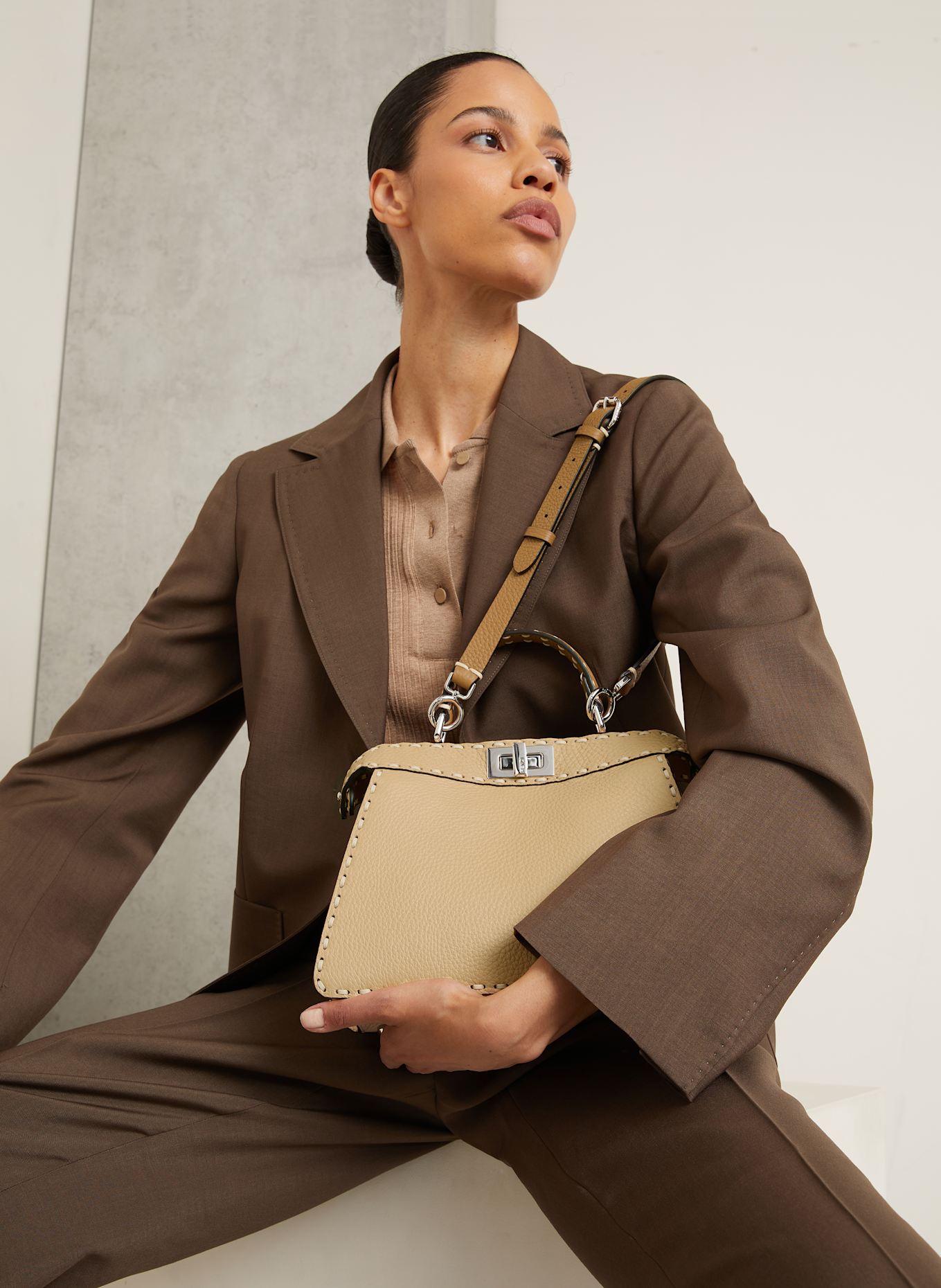 FENDI Handtasche PEEKABOO ISEEU: BEIGE