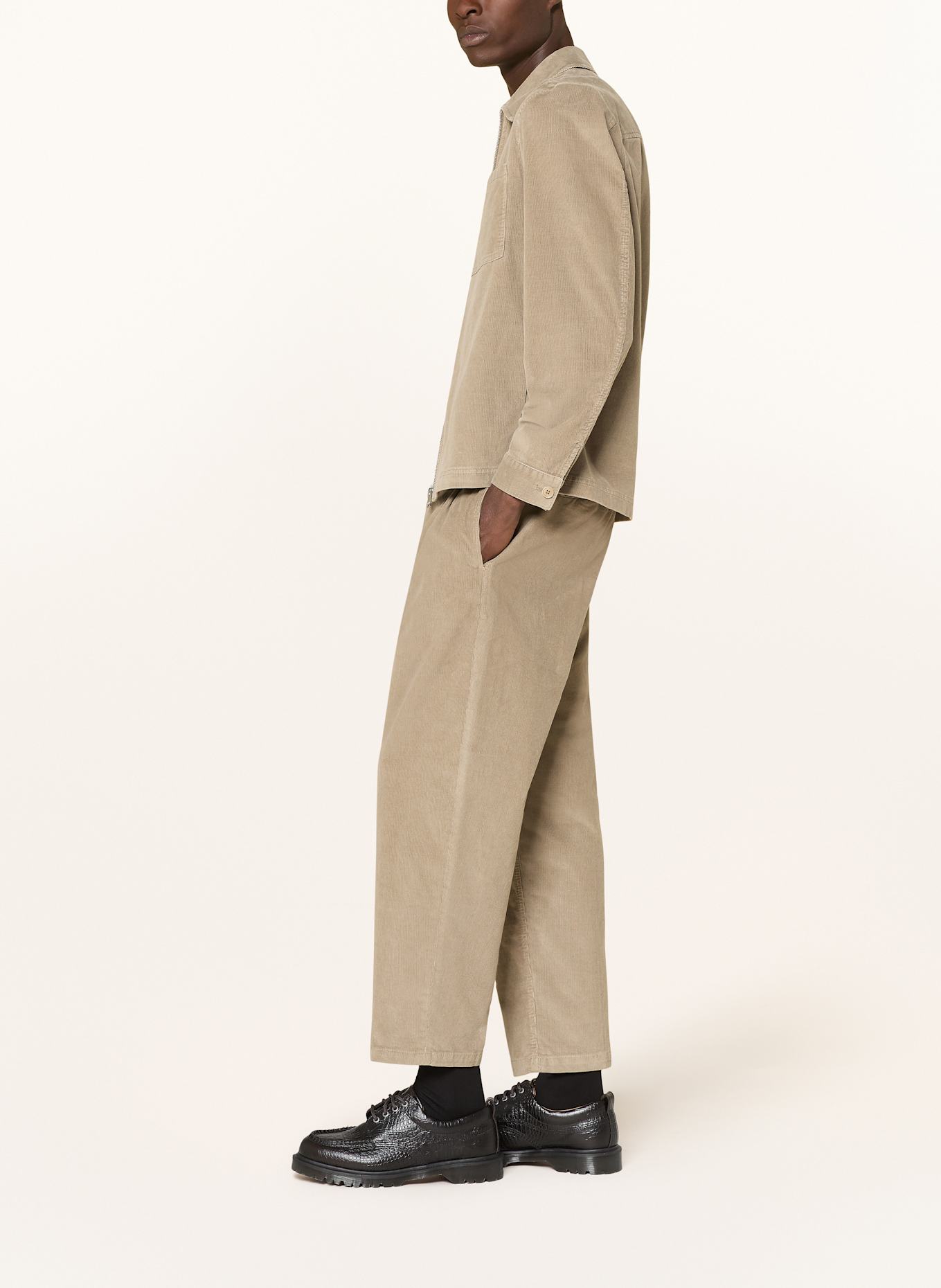 DRYKORN Cordchino KARYKO Relaxed Fit mit verkürztem Bein: BRAUN