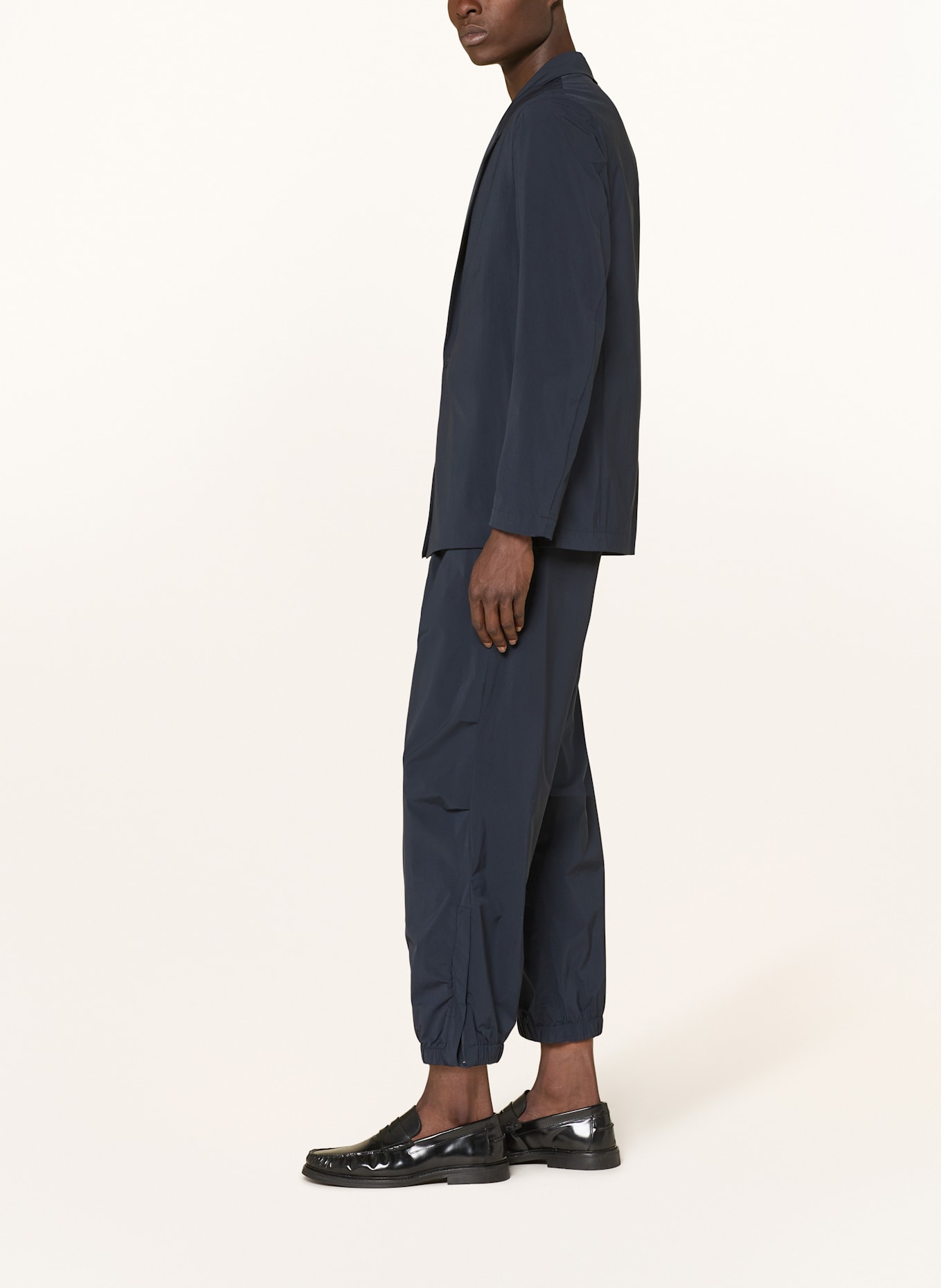 DRYKORN Chino LIROG Relaxed Fit mit verkürzter Beinlänge: DUNKELBLAU