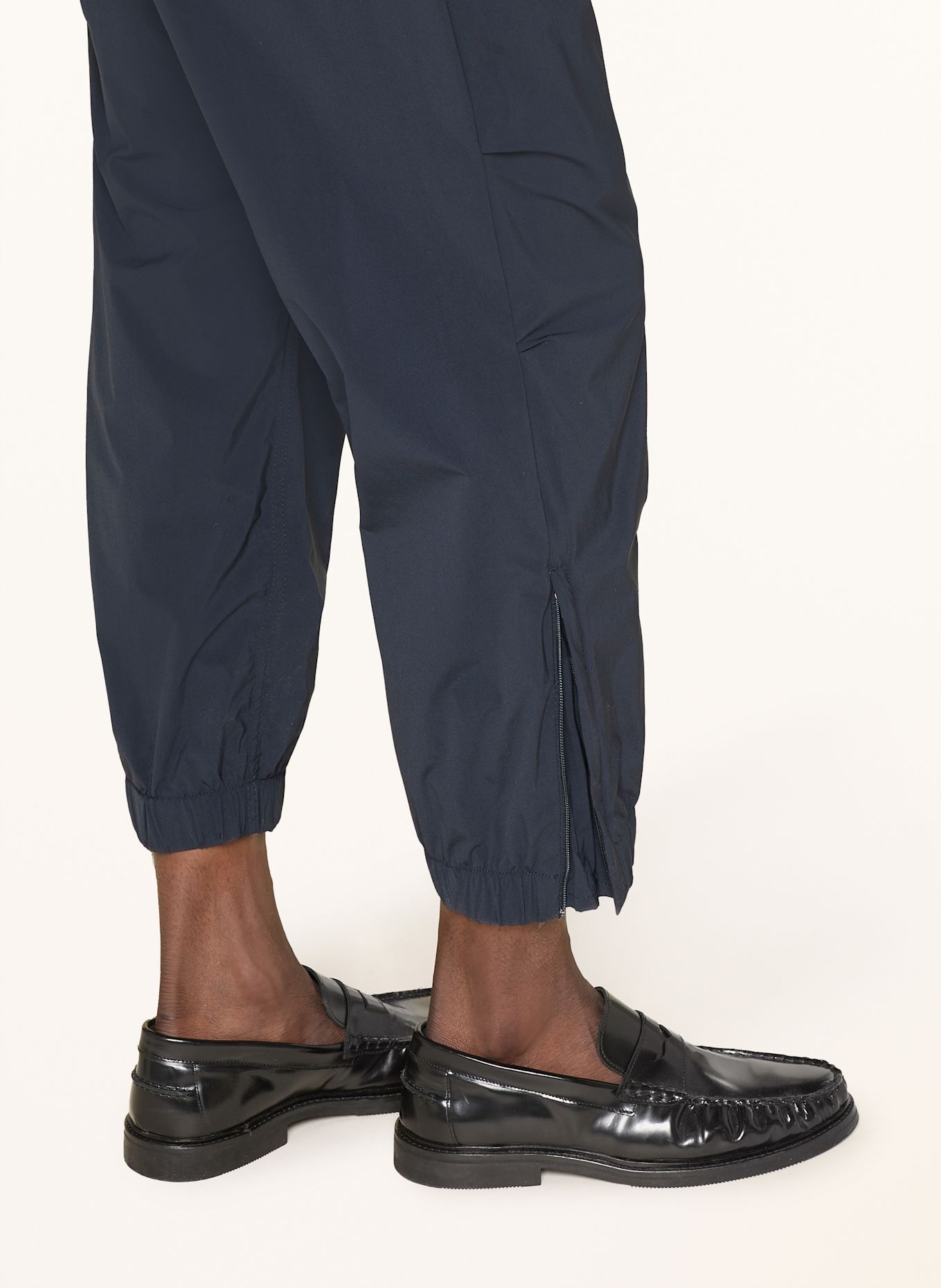 DRYKORN Chino LIROG Relaxed Fit mit verkürzter Beinlänge: DUNKELBLAU