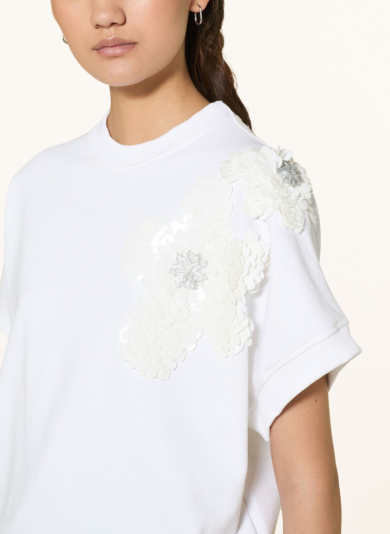 ESSENTIEL ANTWERP Mikina HINOUI s flitry: BÍLÁ