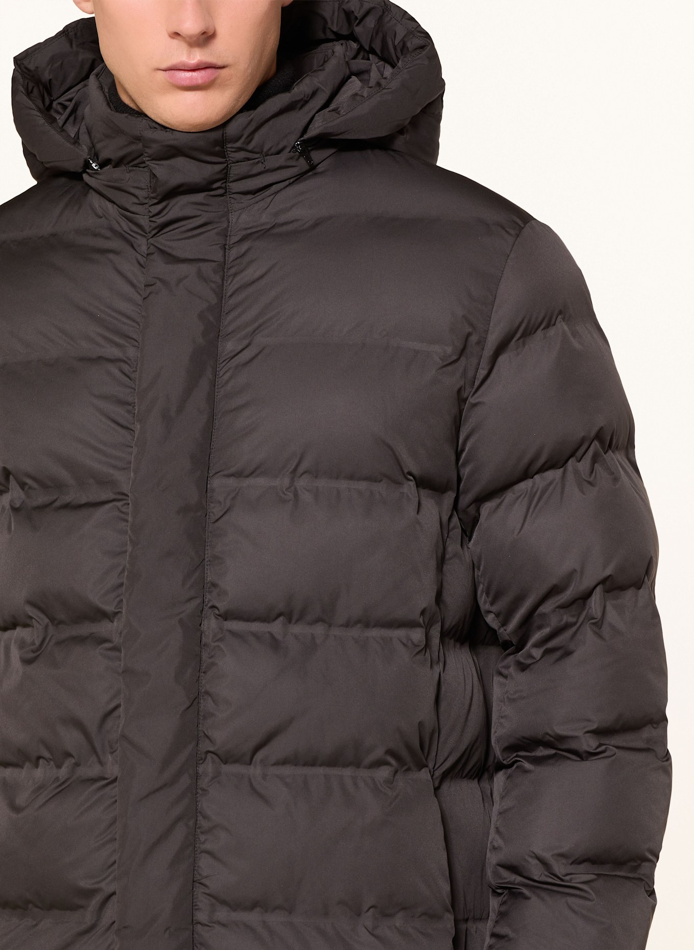 STROKESMAN'S Steppmantel mit DUPONT™ SORONA®-Isolierung und abnehmbarer Kapuze: SCHWARZ