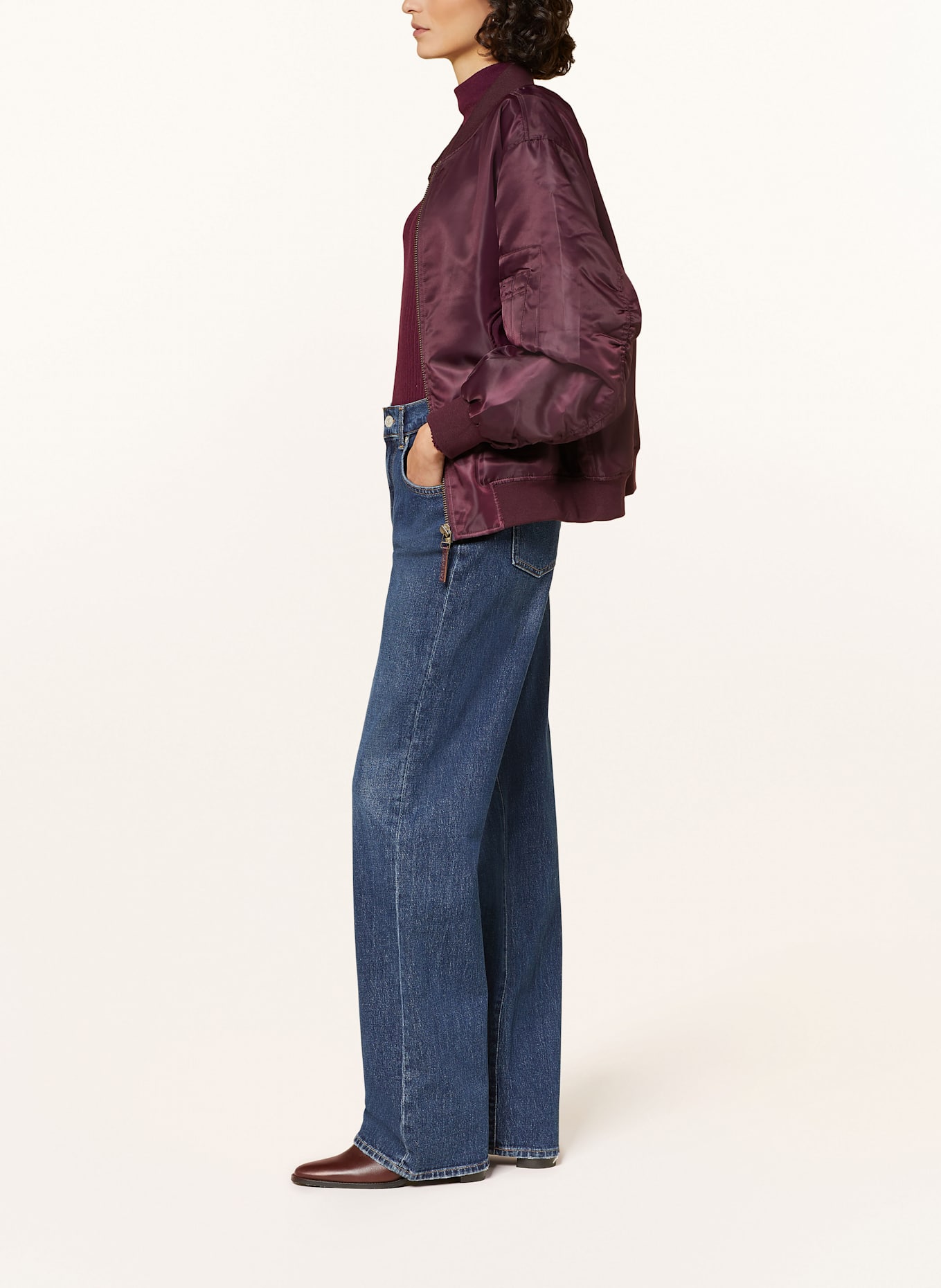 7 Reconnect with nature in style with the help of these army green camping shorts from Straight jeans TESS TROUSER: 1BM Radar
