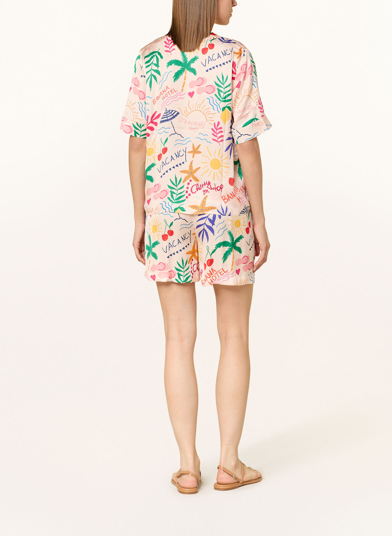 Rich & Royal Shorts: HELLORANGE / GELB / ROT